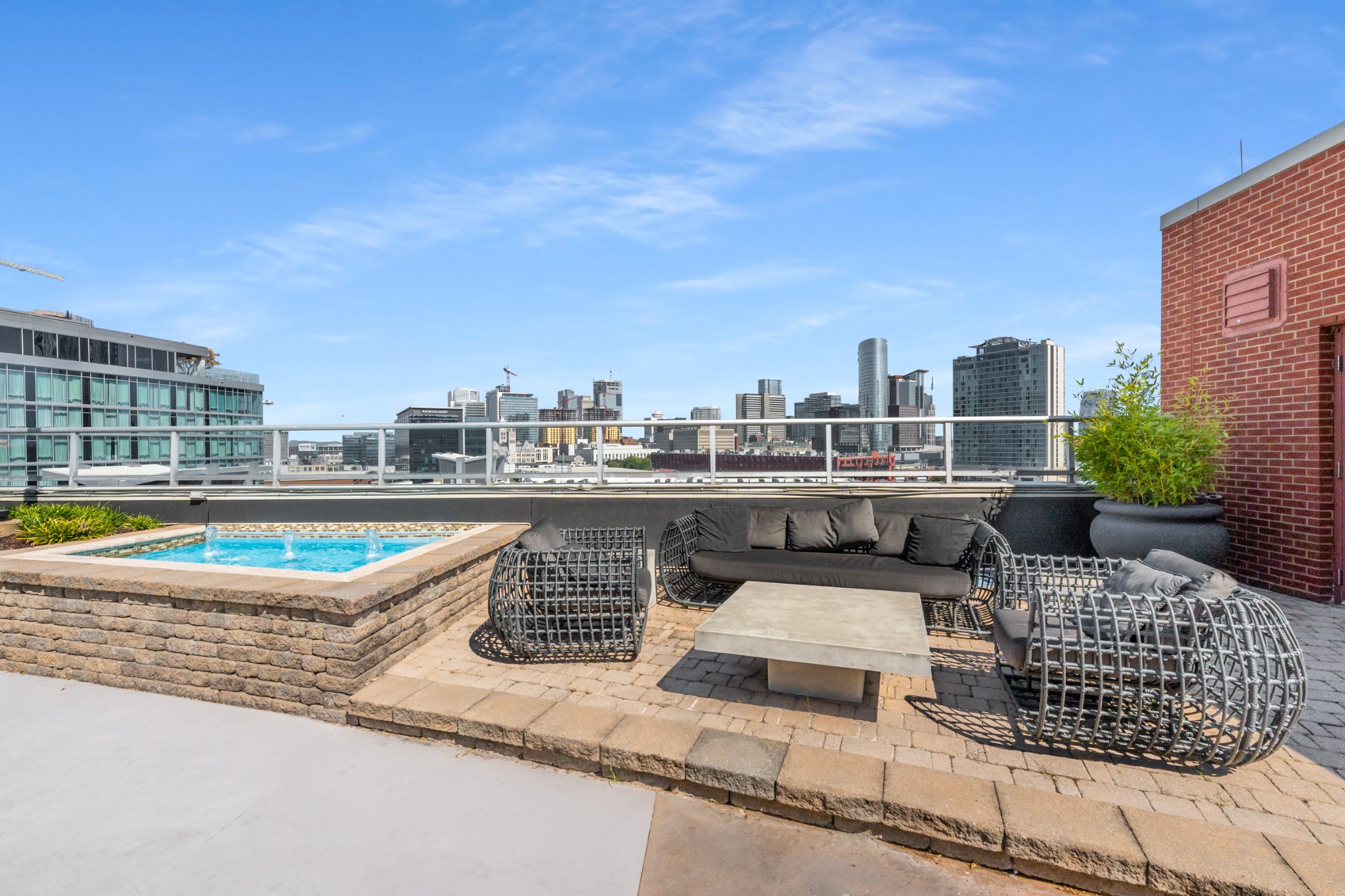 600 12th Ave, S Unit: 1703