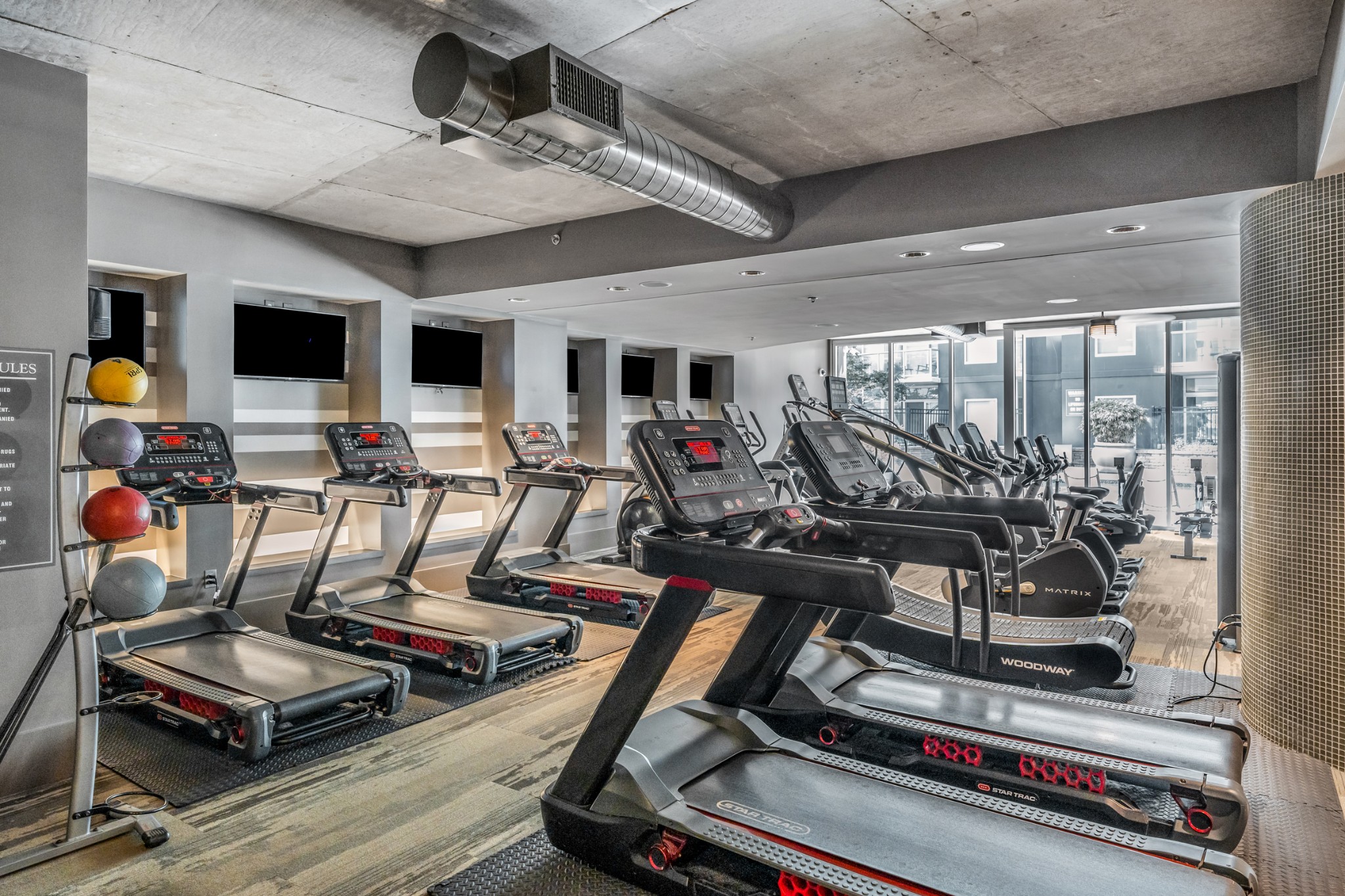 600 12th Ave, S Unit: 1703