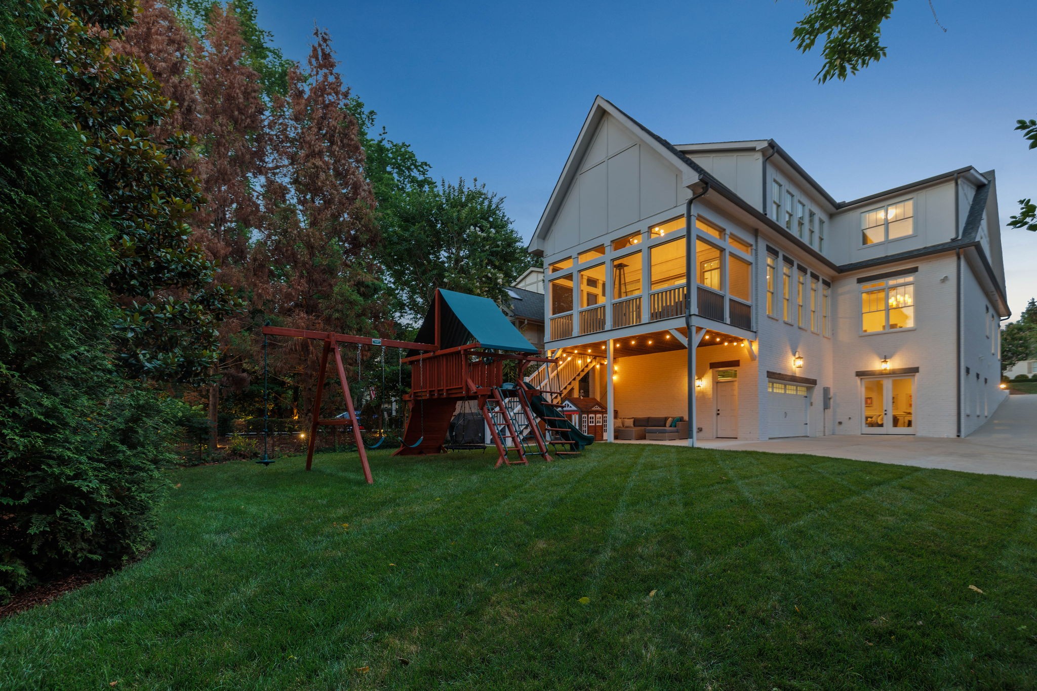 205 Leonard Ave