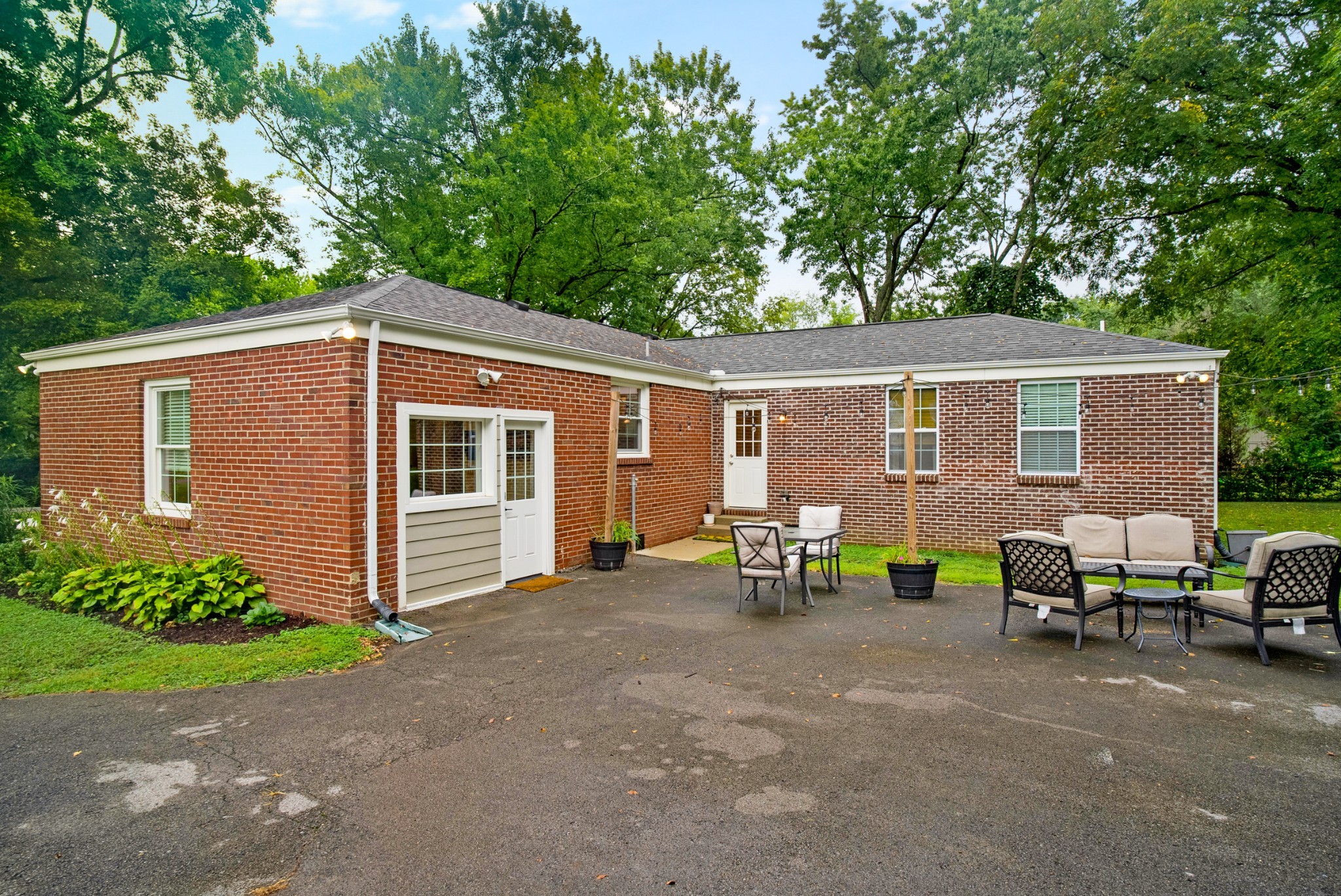 5037 Dovecote Dr
