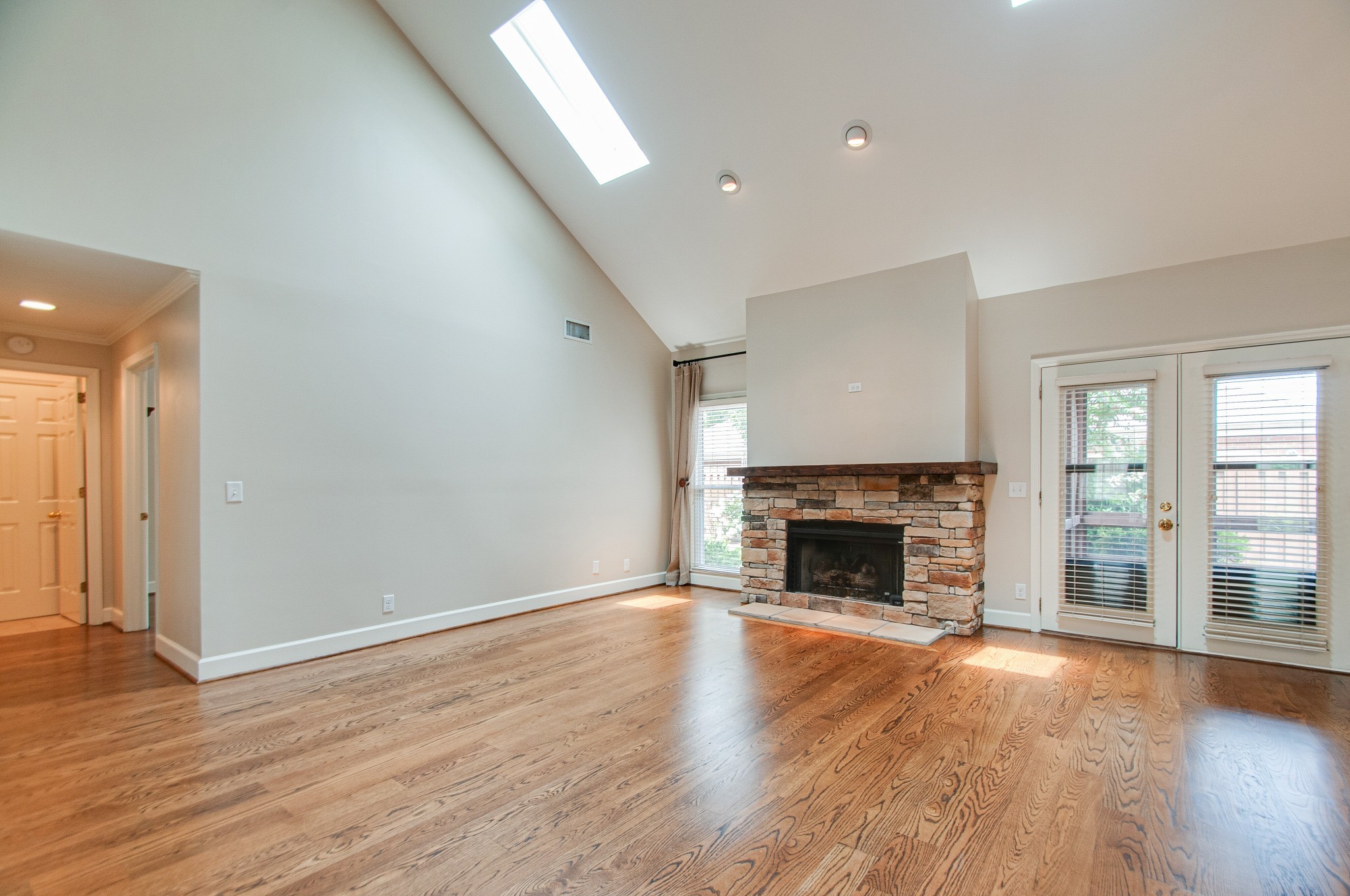 312 Fairbourne Grn