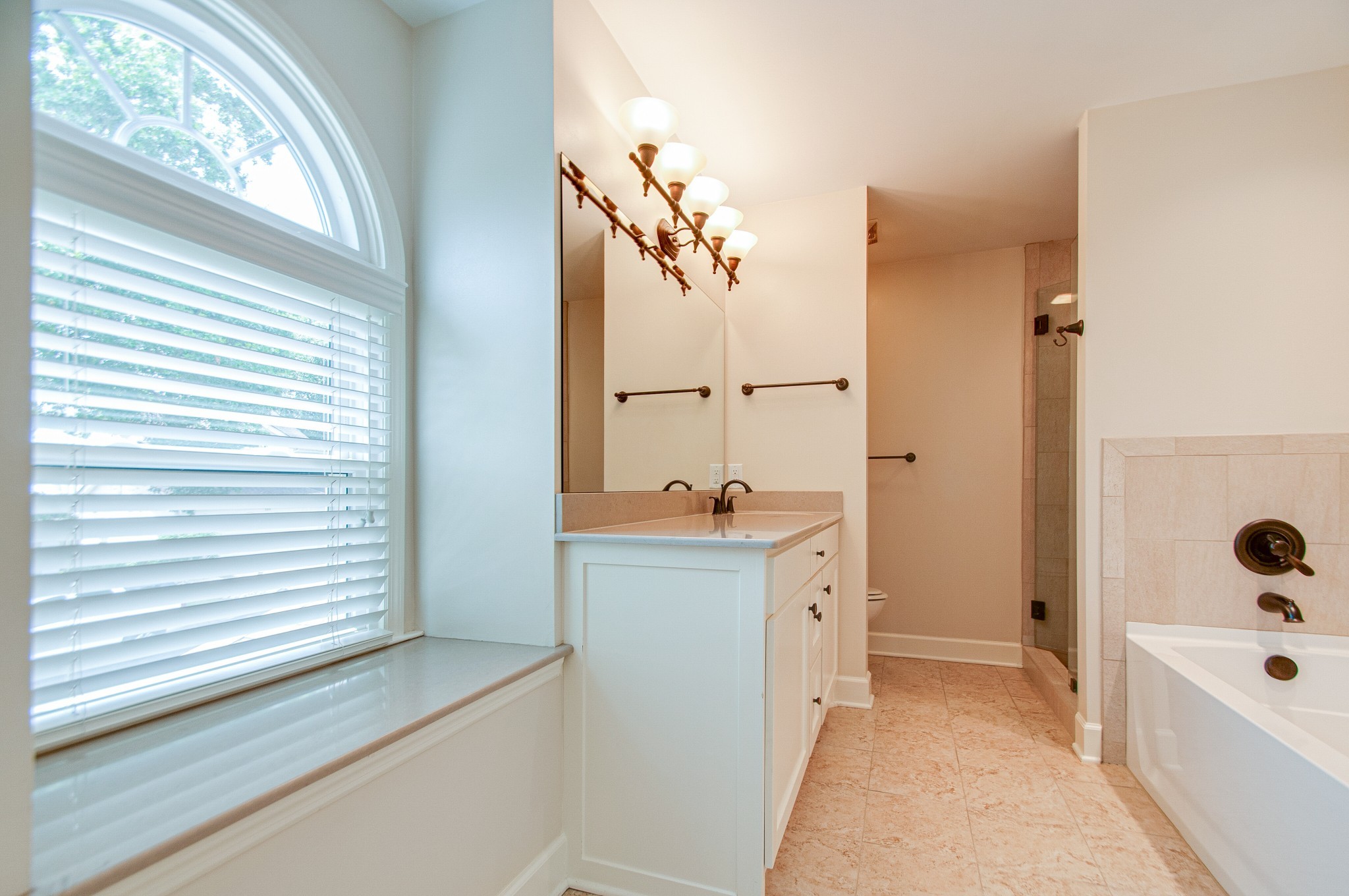 312 Fairbourne Grn