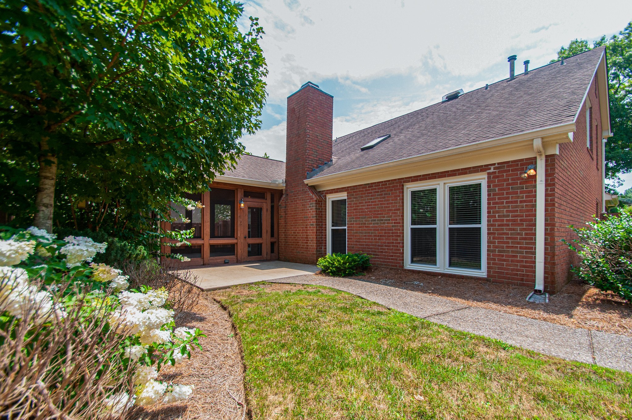 312 Fairbourne Grn