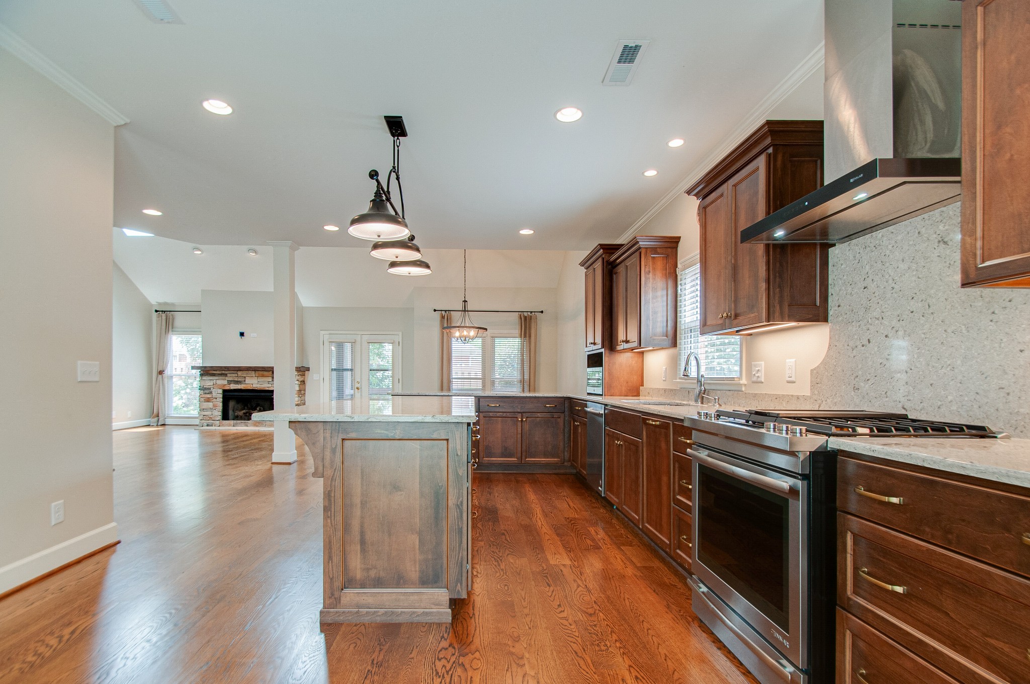 312 Fairbourne Grn