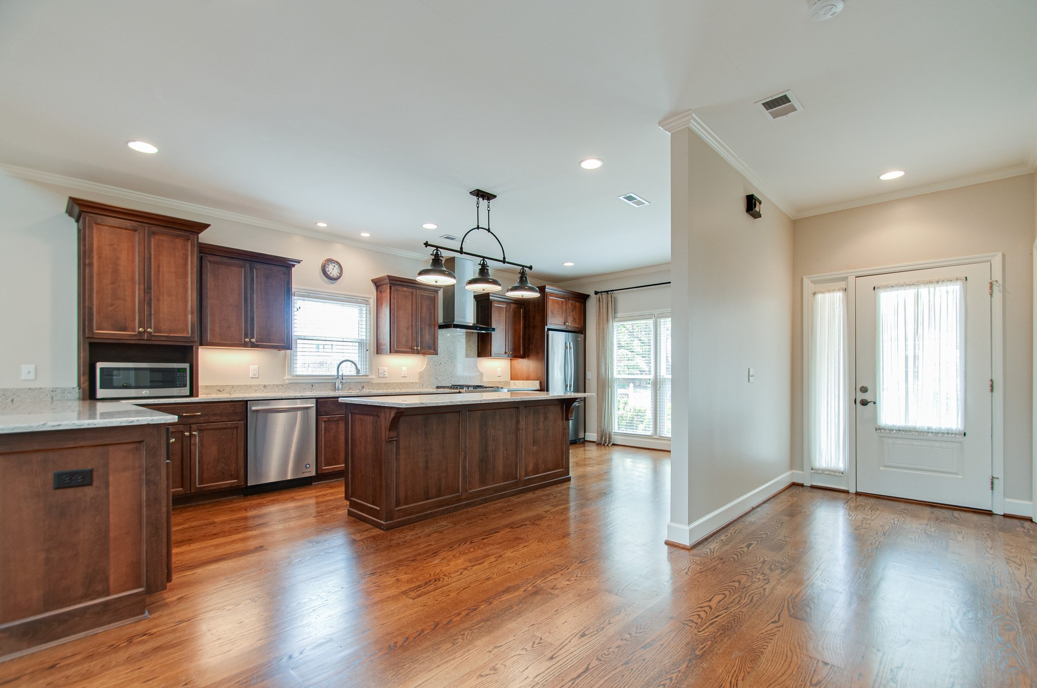312 Fairbourne Grn
