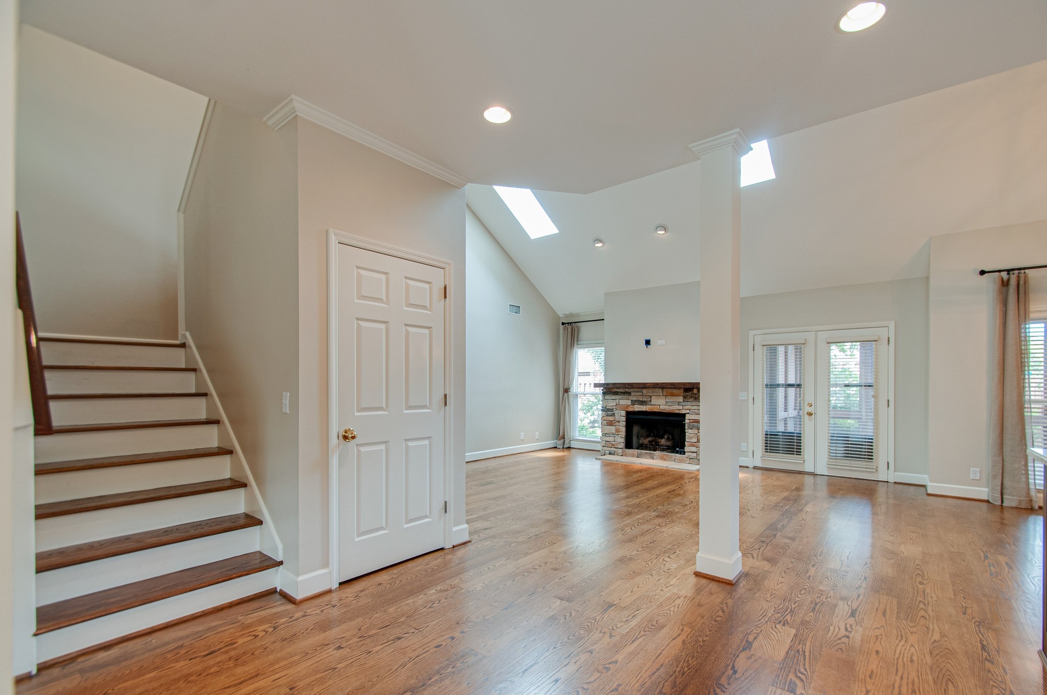 312 Fairbourne Grn