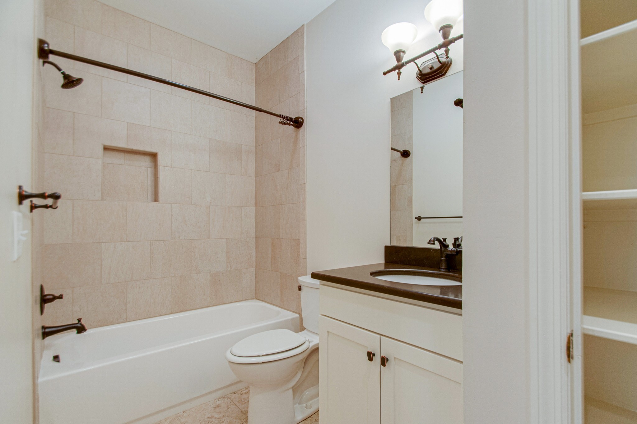 312 Fairbourne Grn