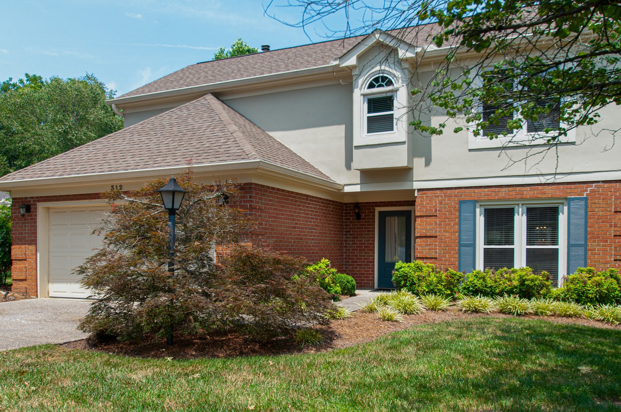 312 Fairbourne Grn