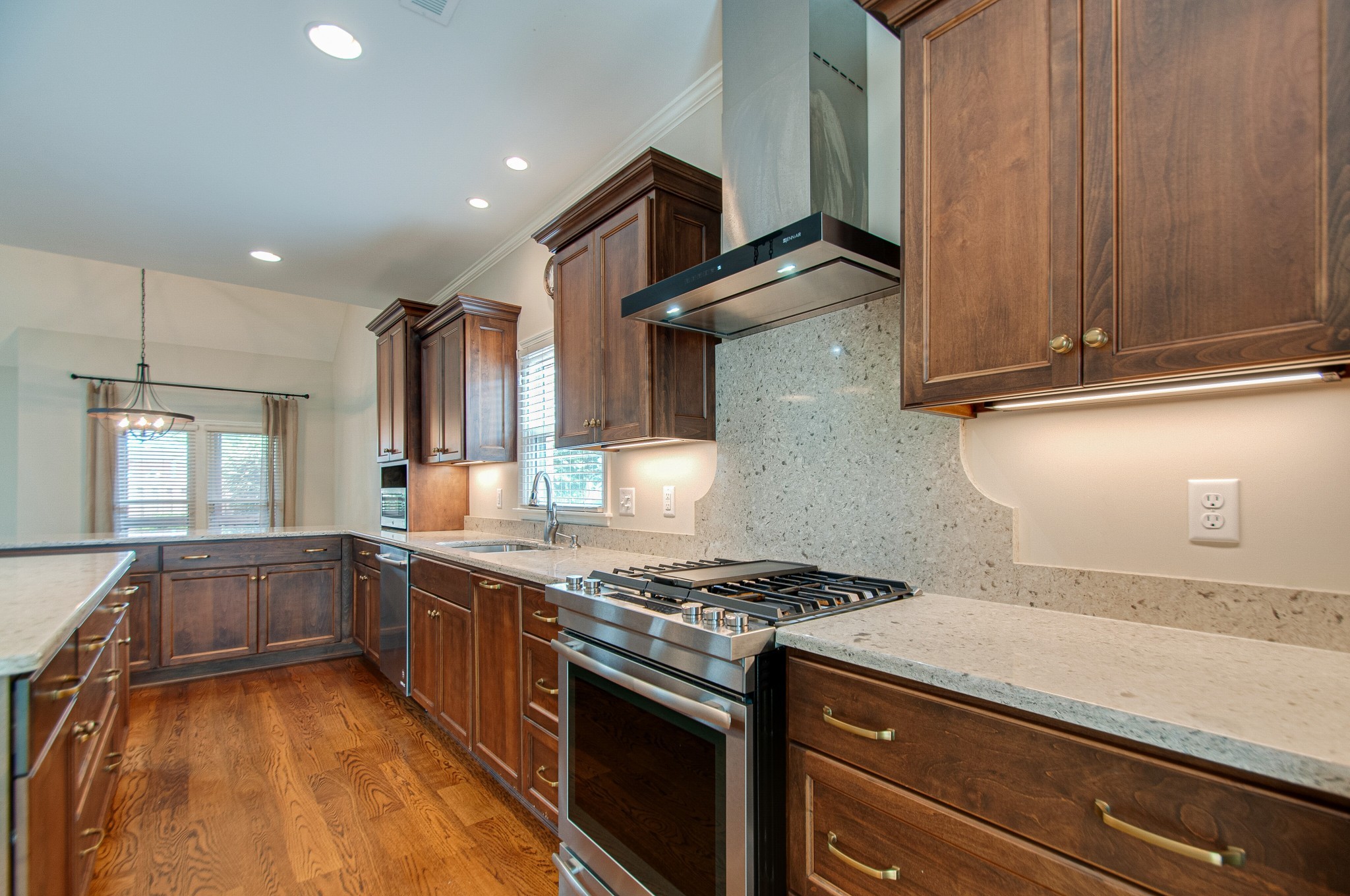 312 Fairbourne Grn