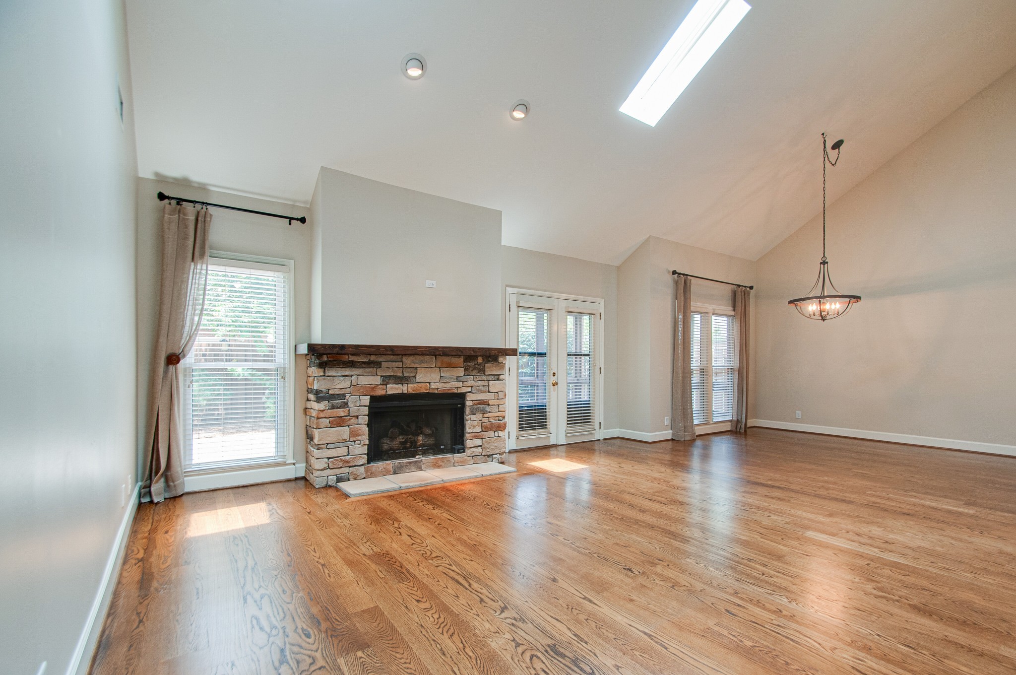 312 Fairbourne Grn