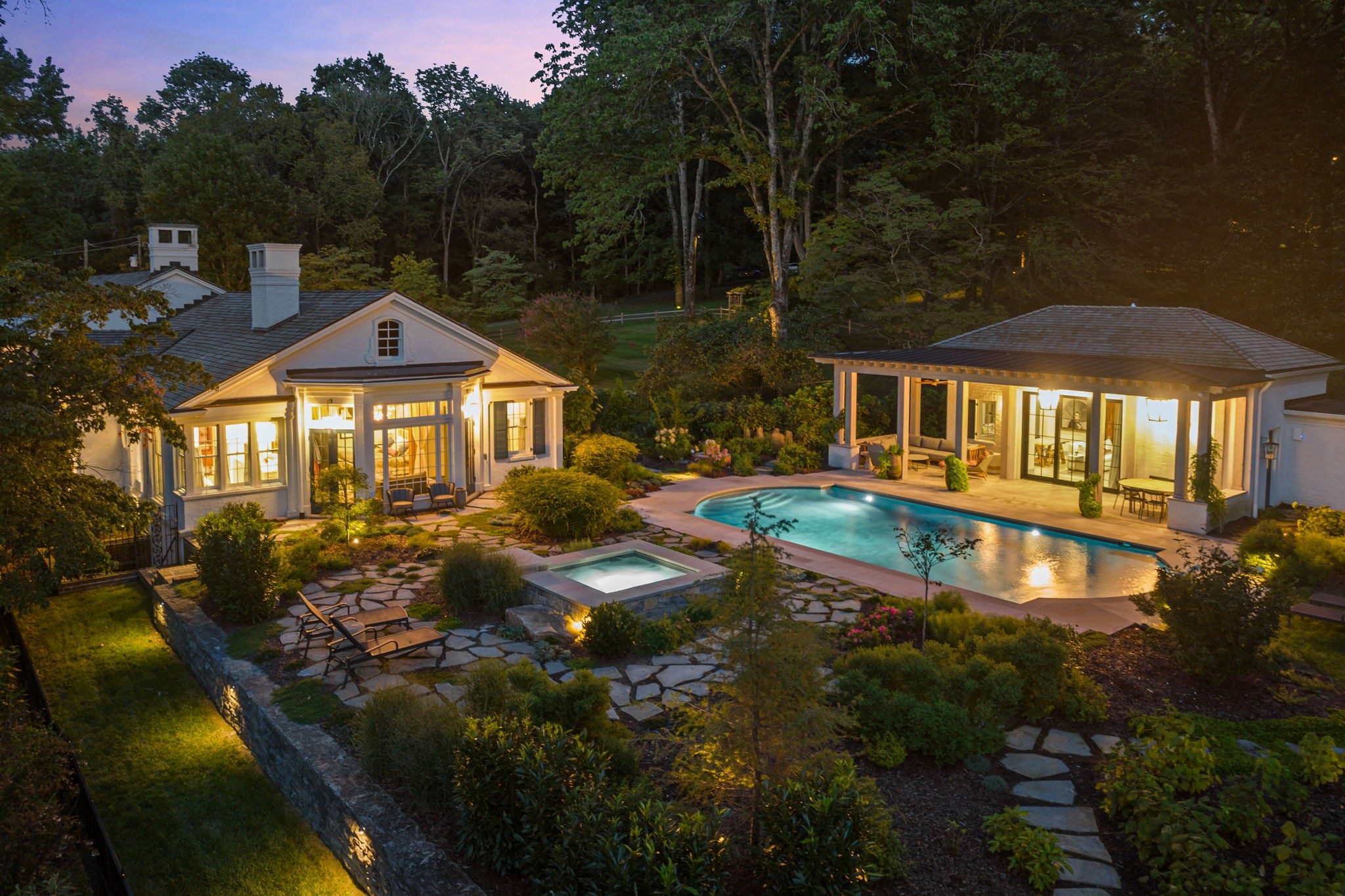 1410 Chickering Rd
