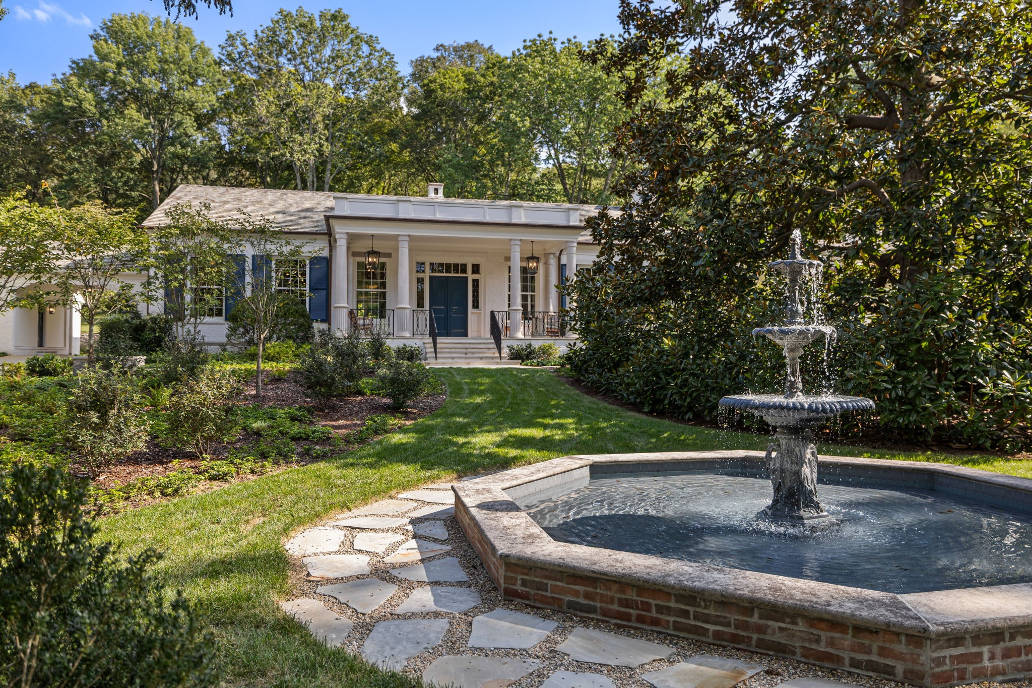 1410 Chickering Rd