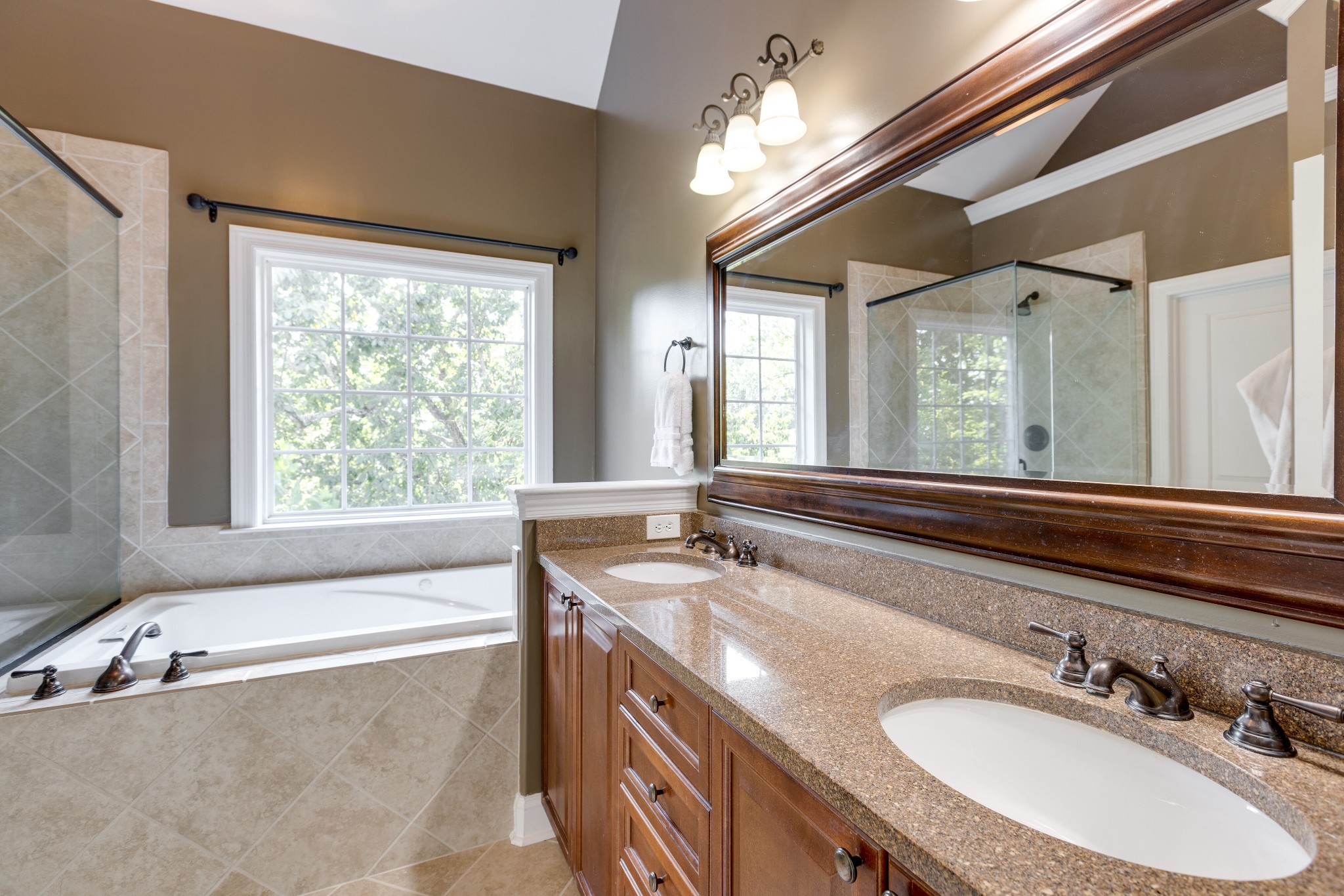 505 Summit Oaks Ct