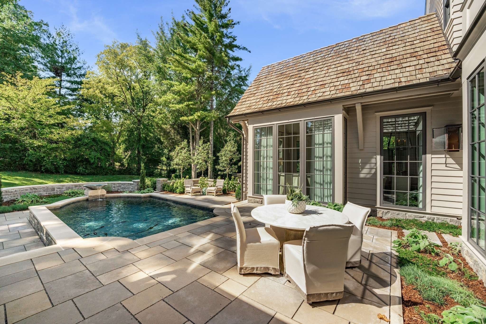 325 Walnut Dr