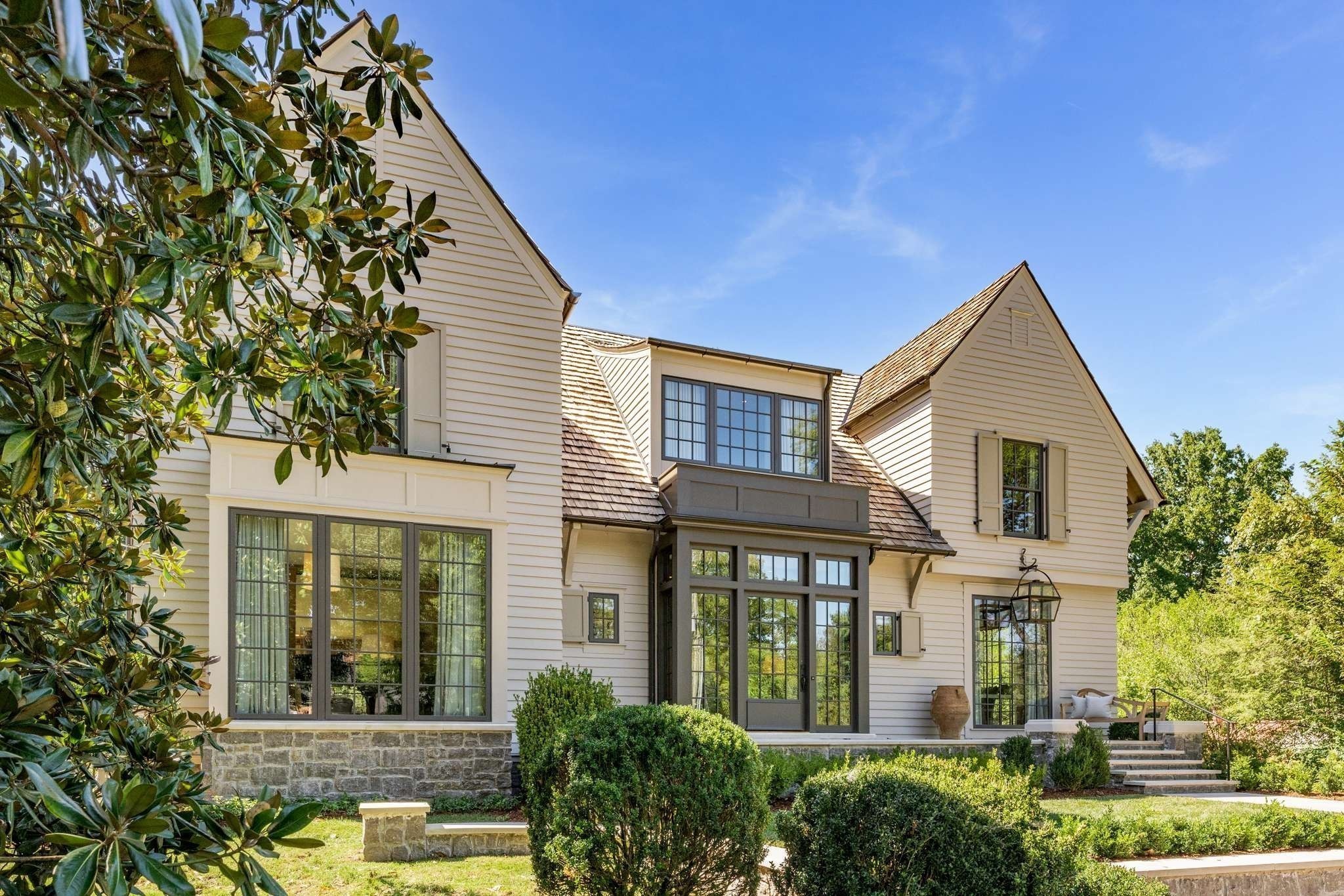 325 Walnut Dr