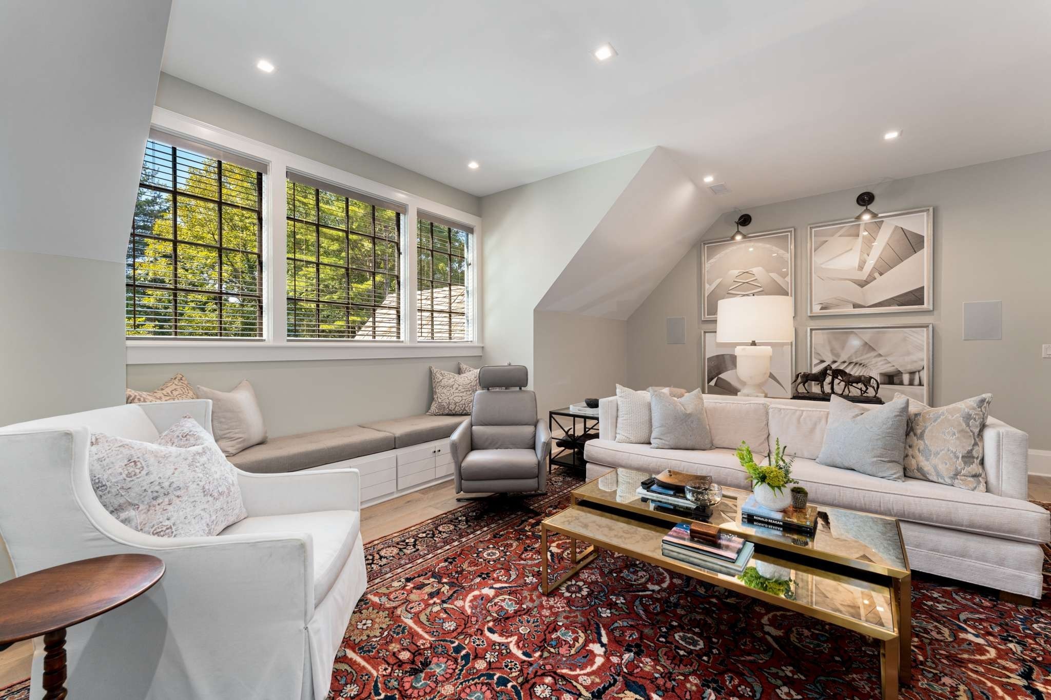325 Walnut Dr