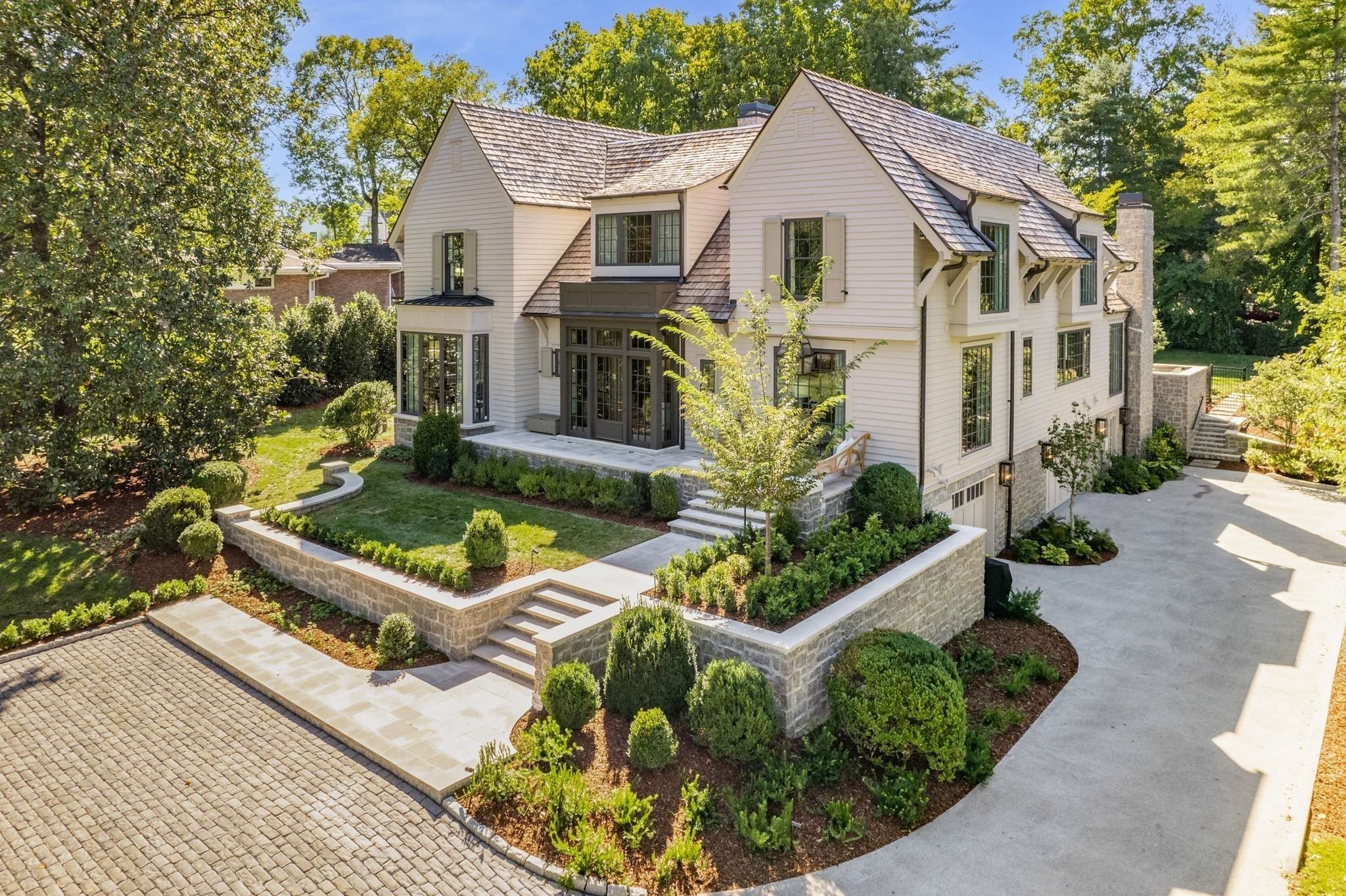 325 Walnut Dr