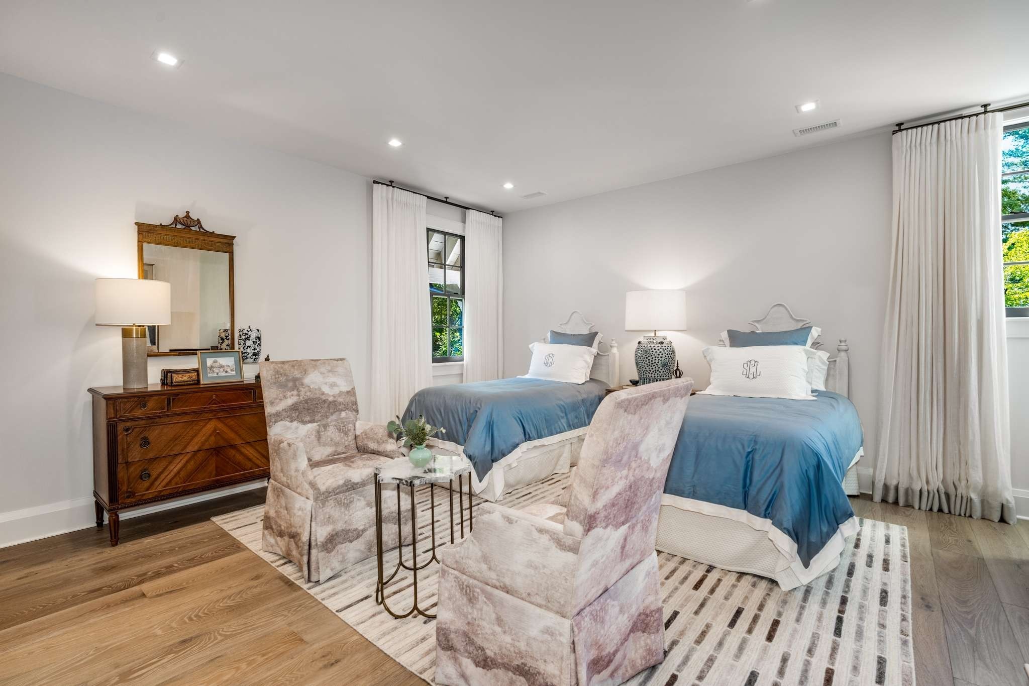 325 Walnut Dr