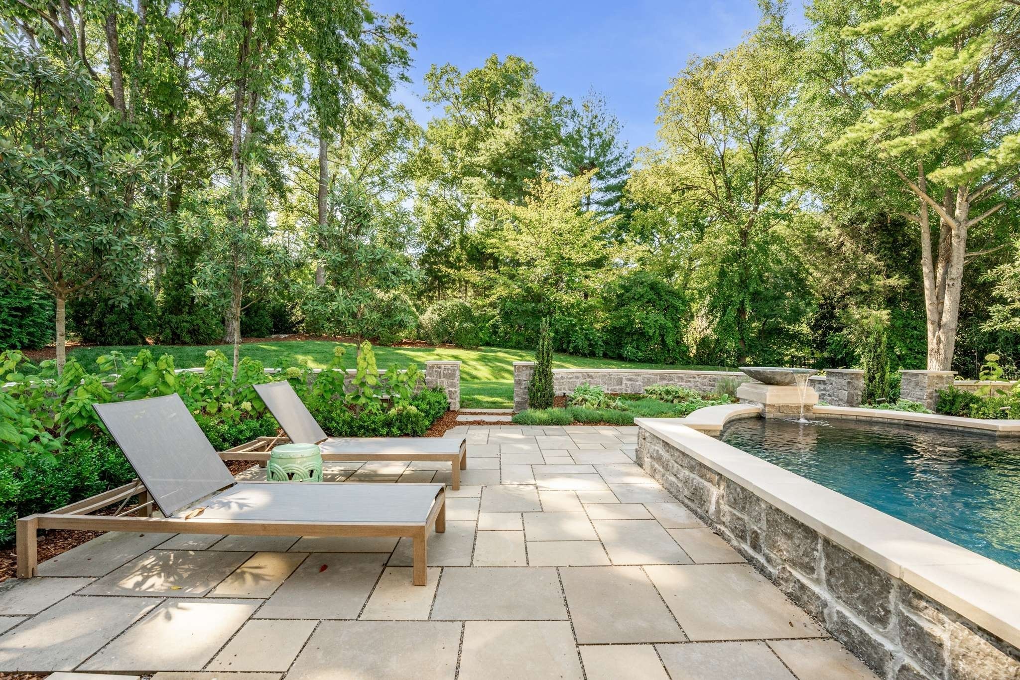 325 Walnut Dr