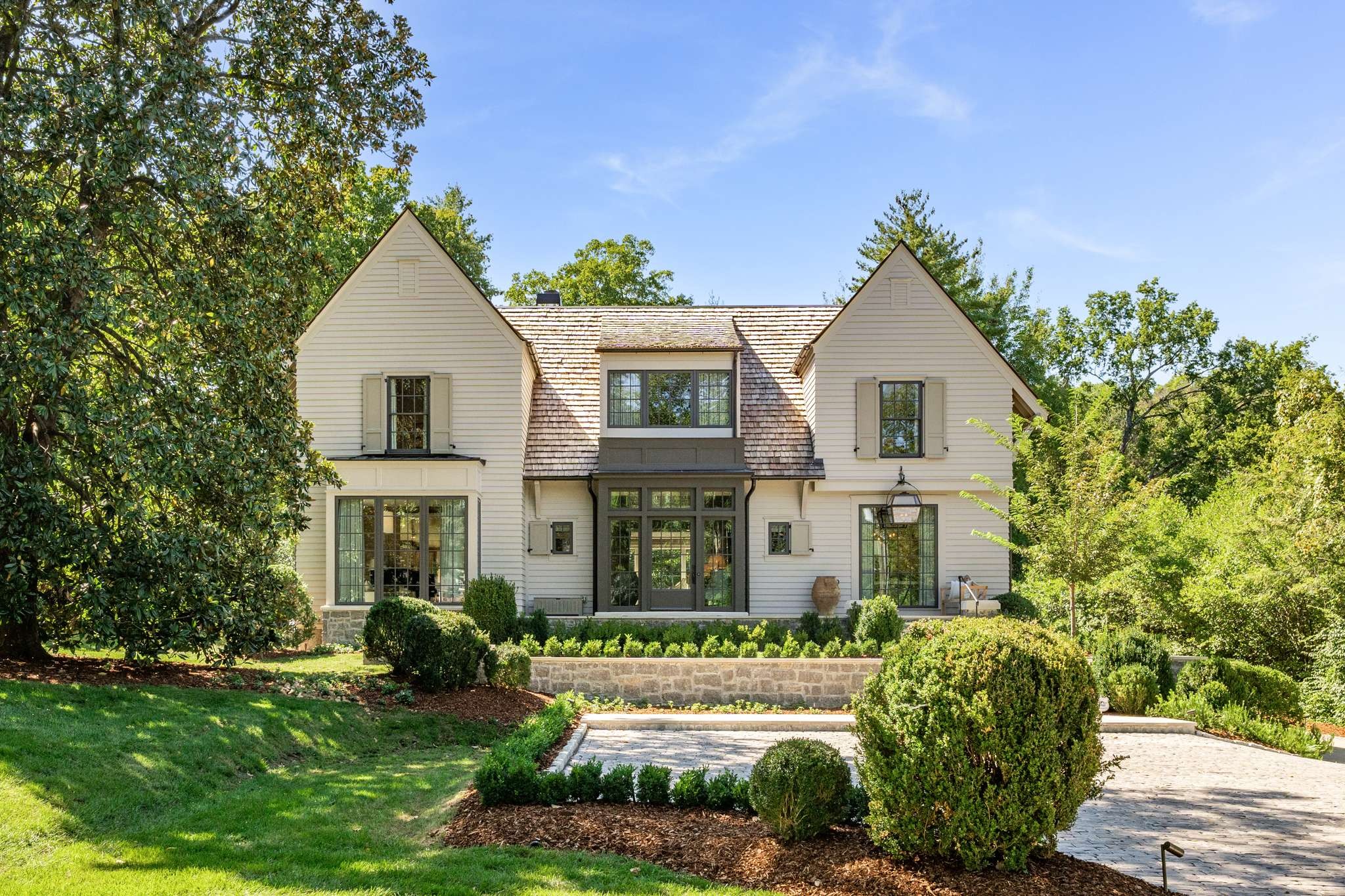 325 Walnut Dr