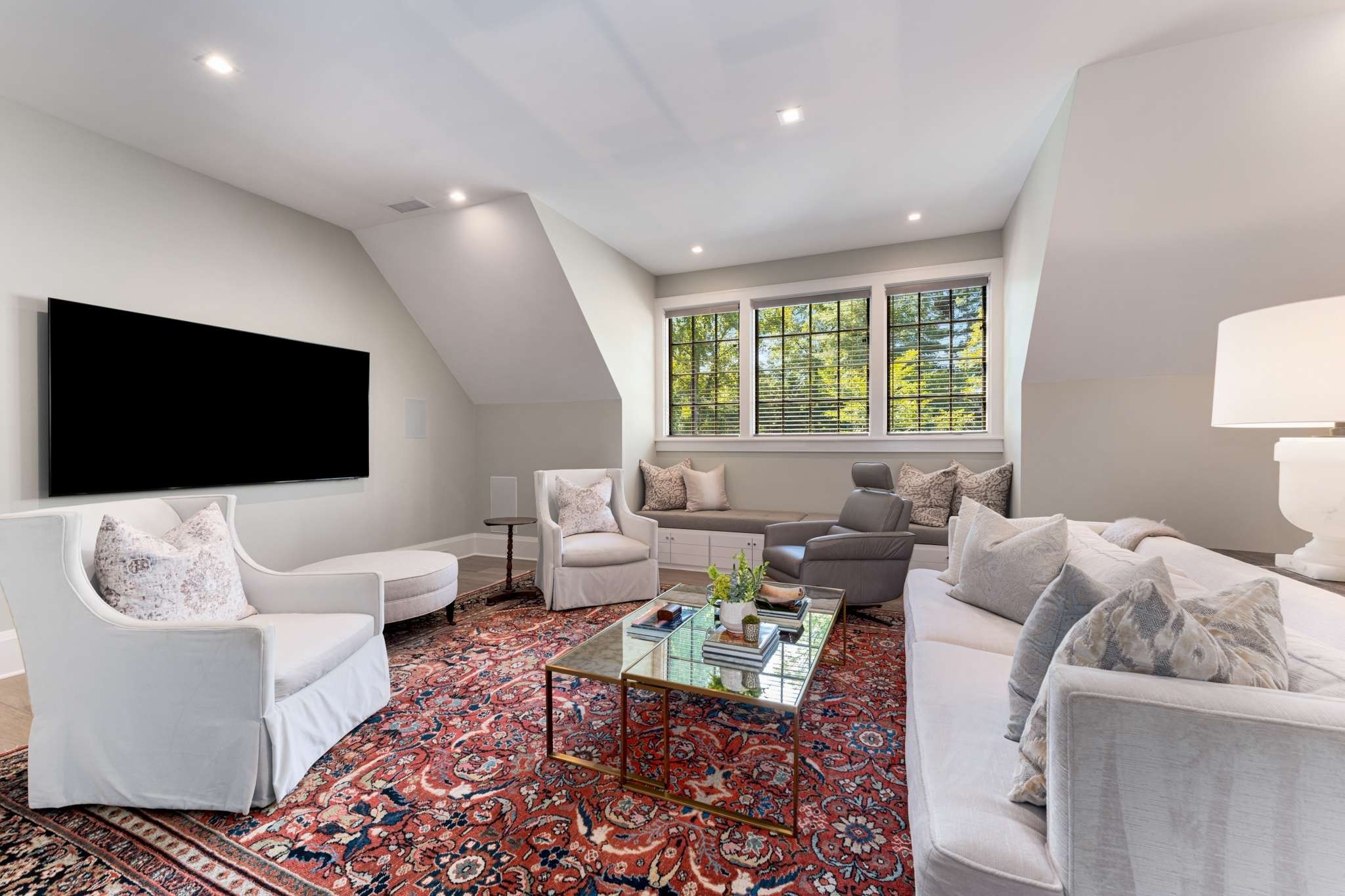 325 Walnut Dr