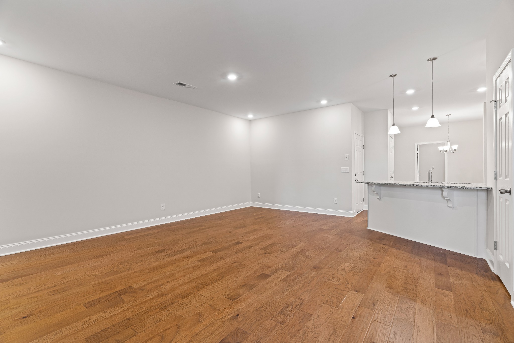710 Hahn Ct
