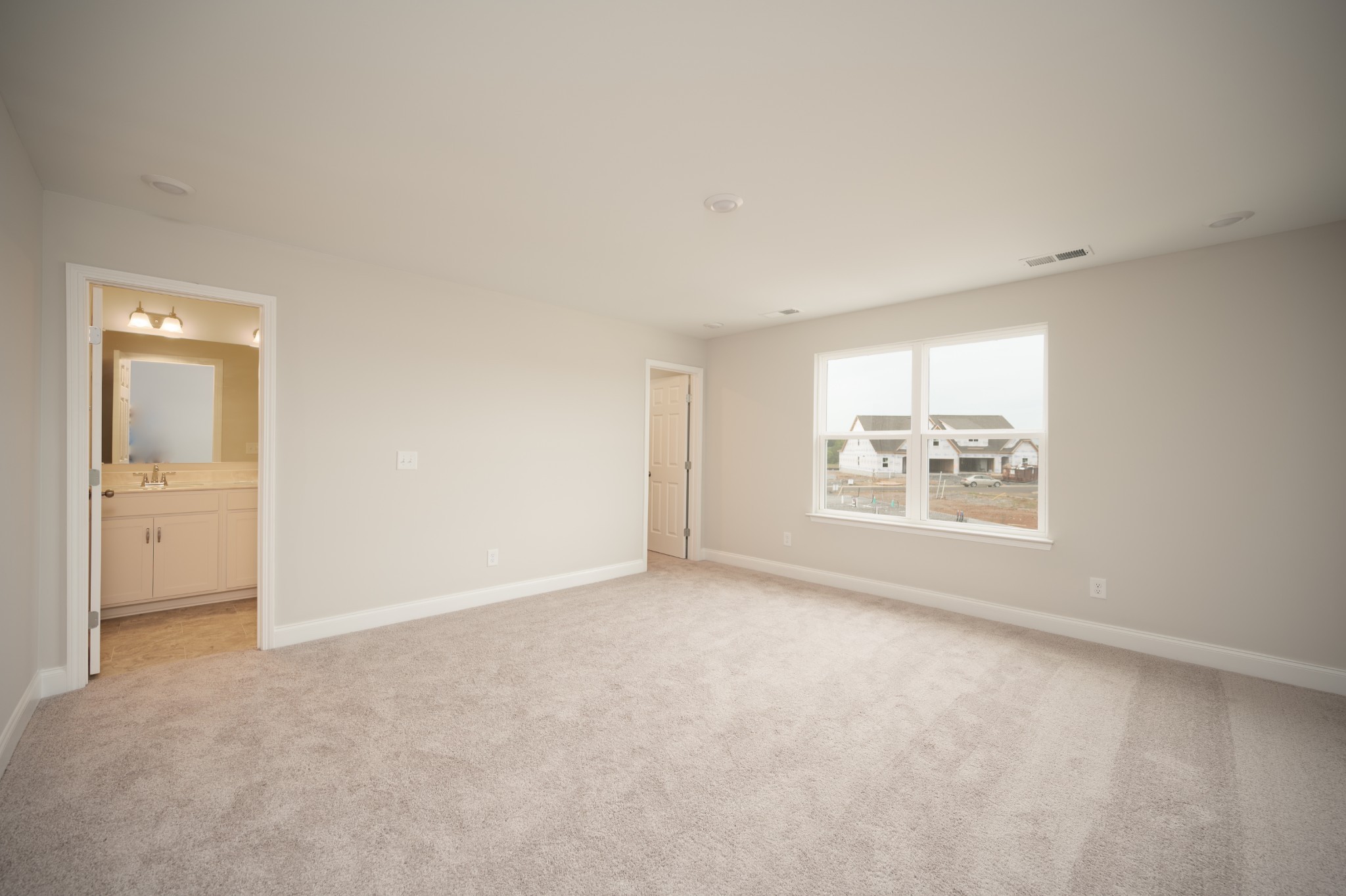 710 Hahn Ct