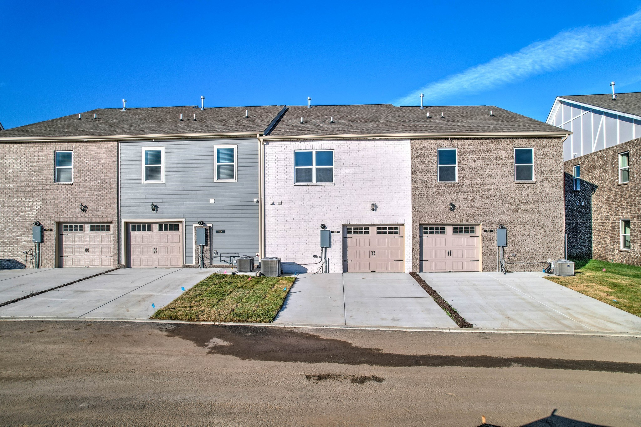 710 Hahn Ct