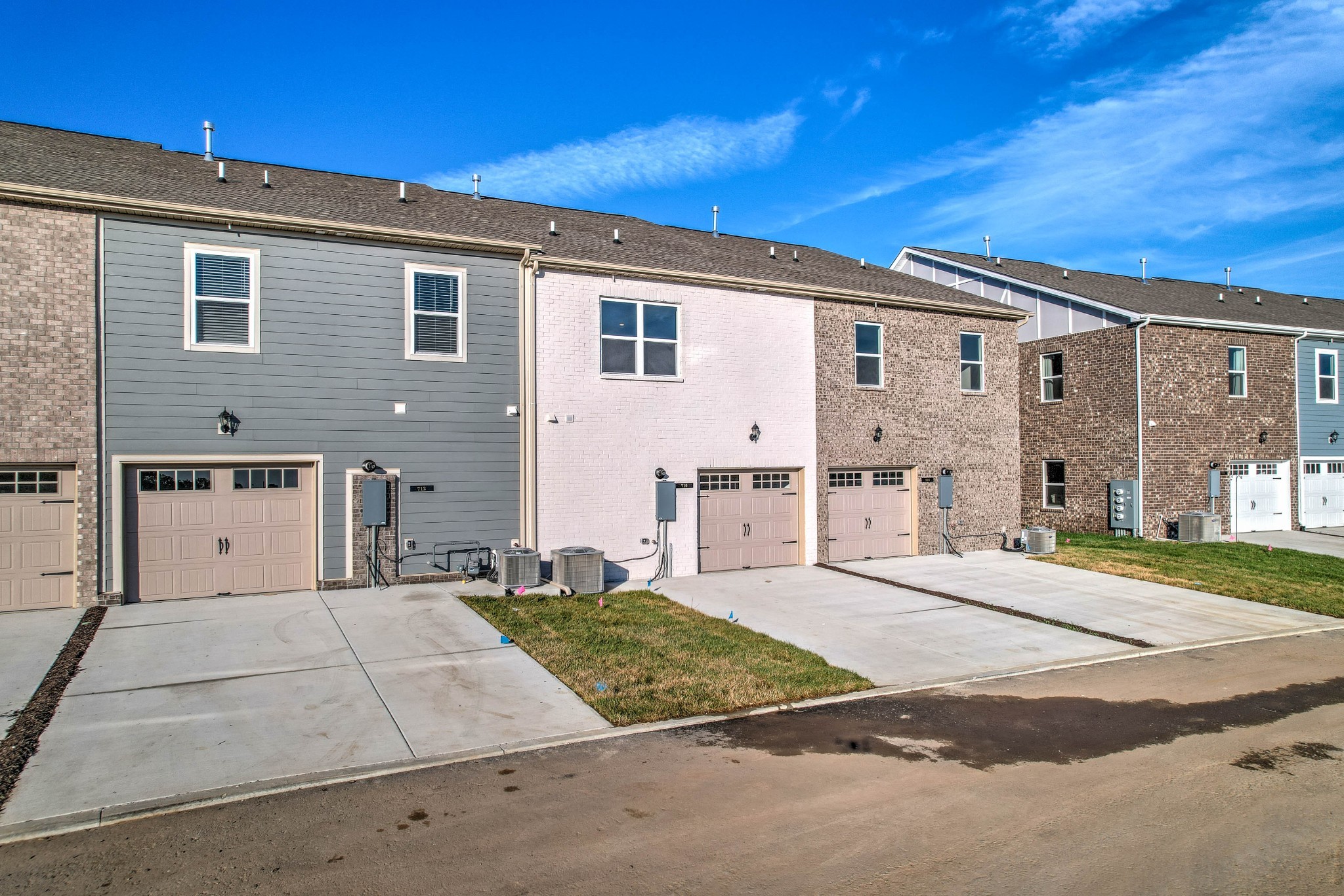 710 Hahn Ct