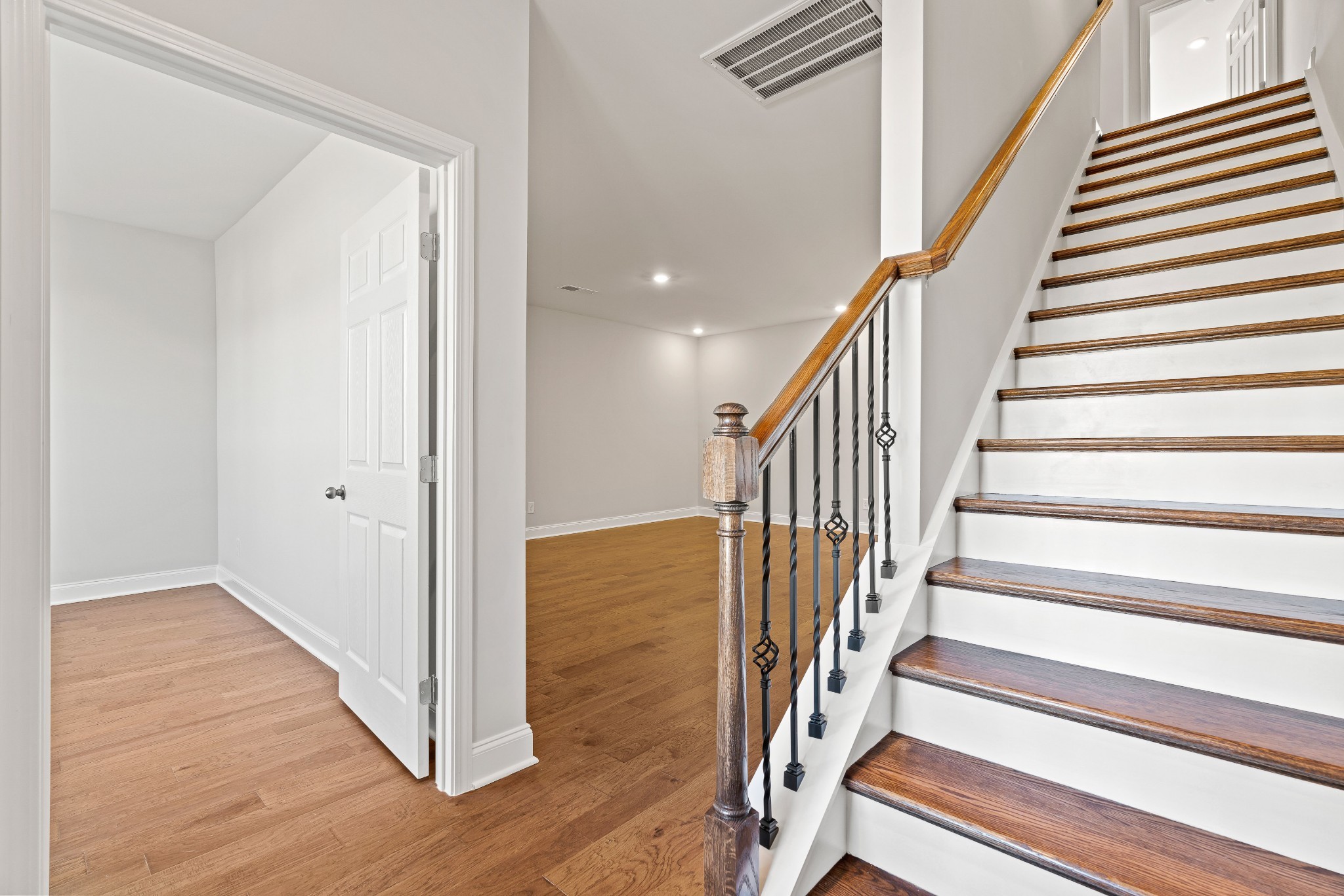 710 Hahn Ct