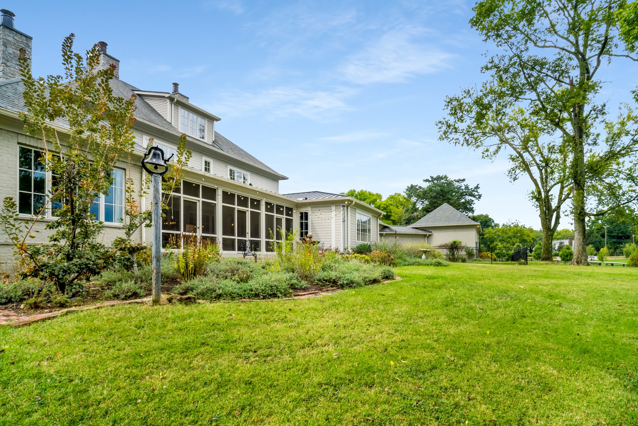956 Tyne Blvd