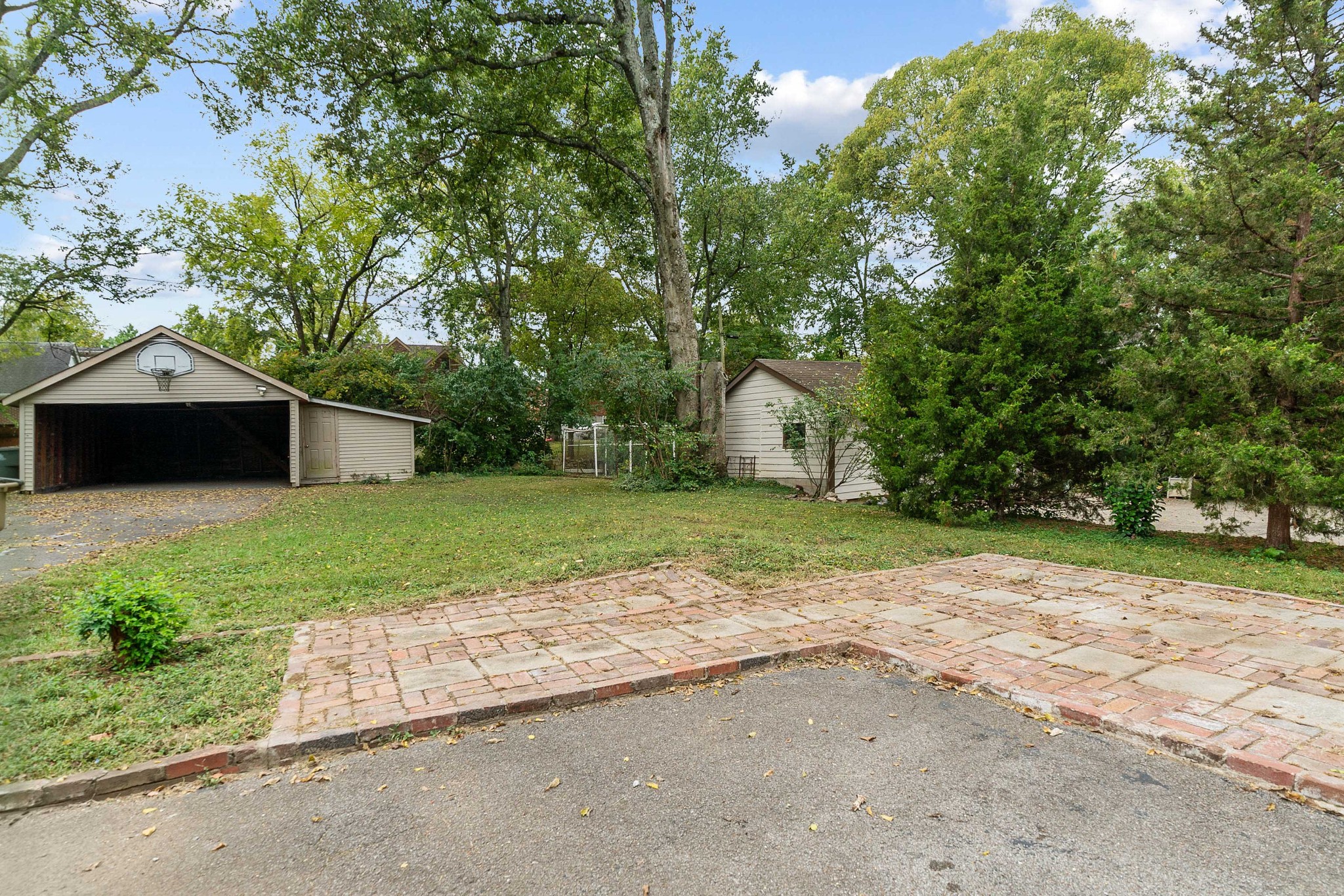 2703 Westwood Ave