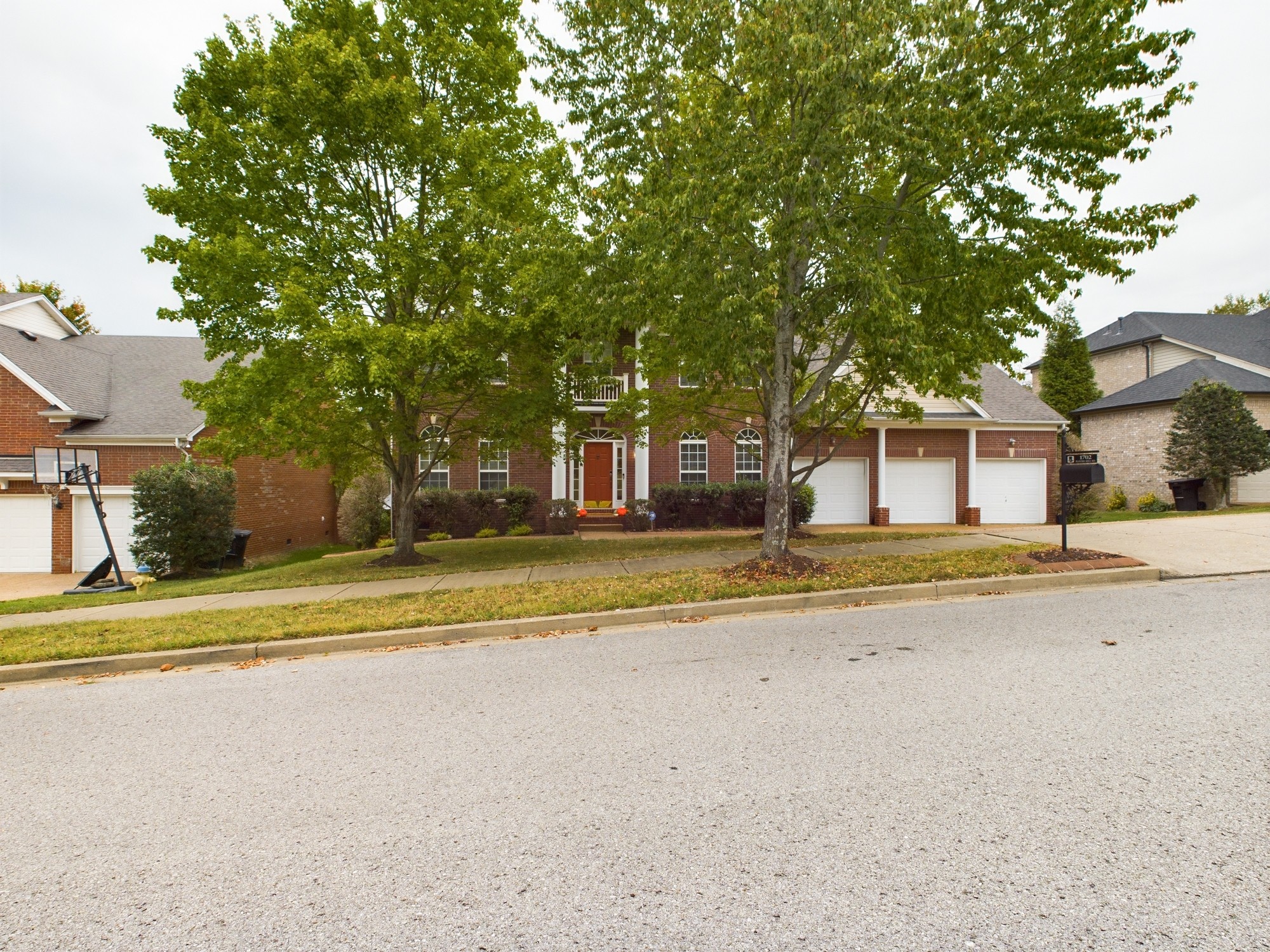 1702 Players Mill Rd