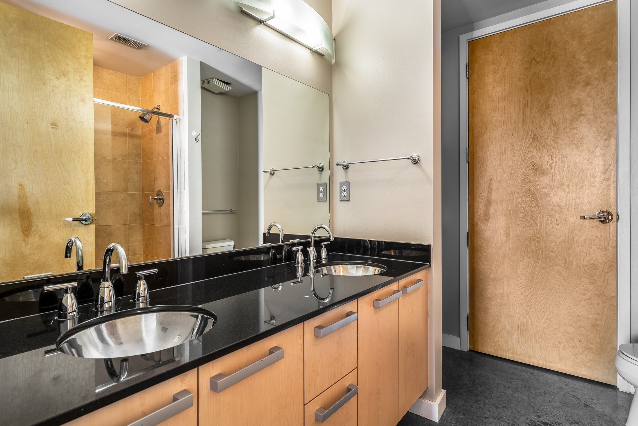 600 12th Ave, S Unit: 819