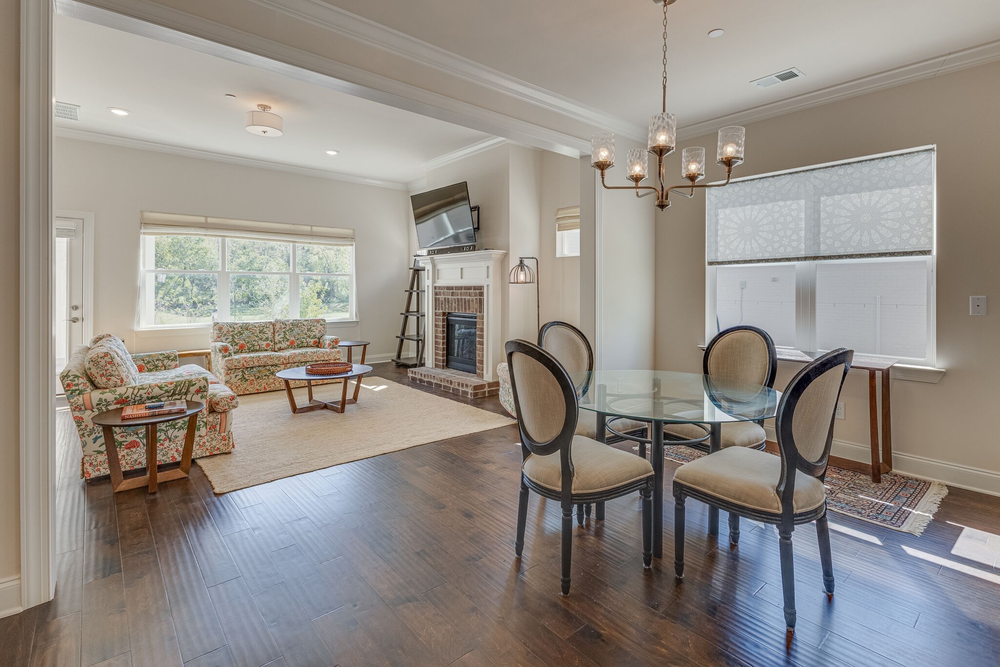 3000 Bushnell Farm Dr