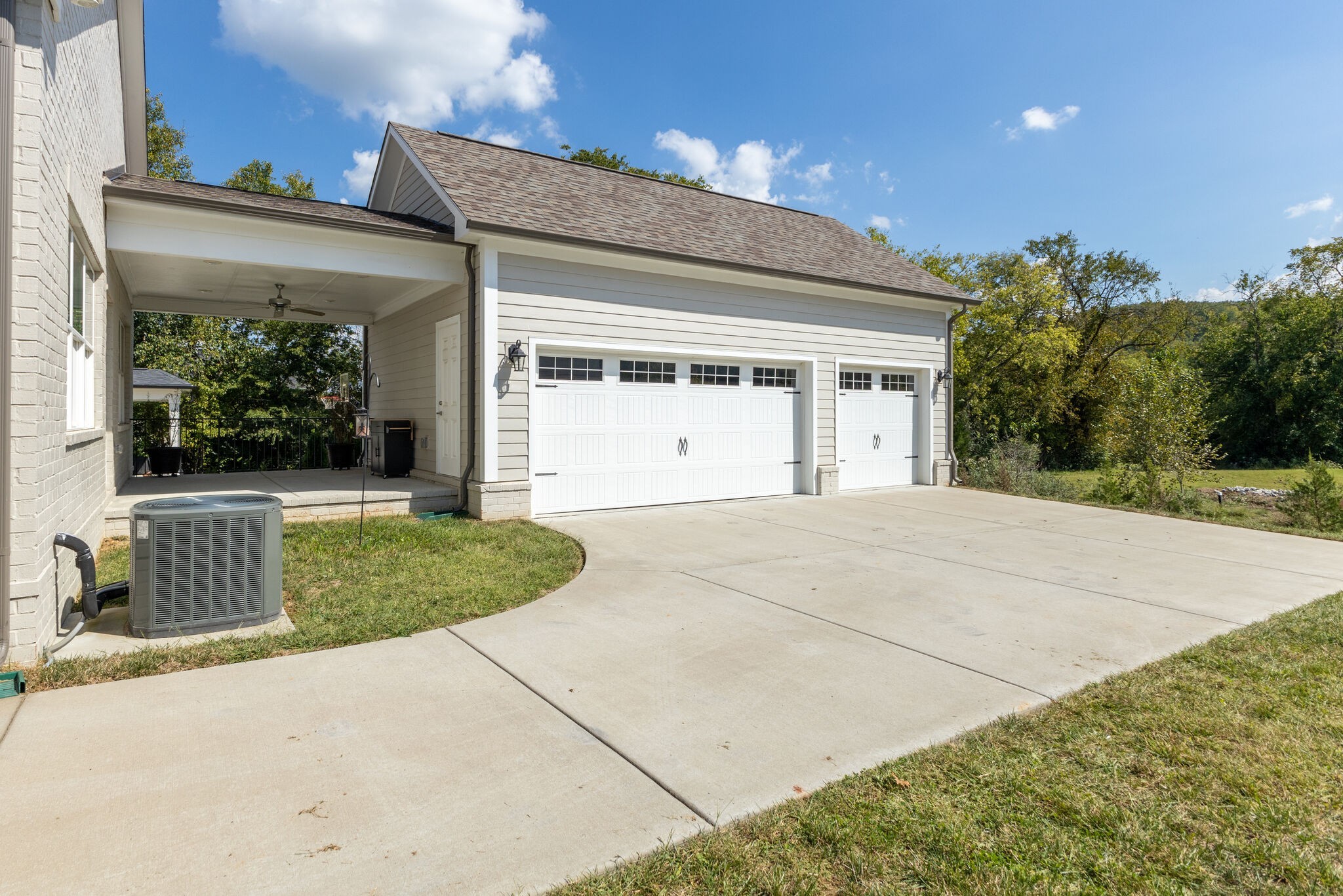 3000 Bushnell Farm Dr
