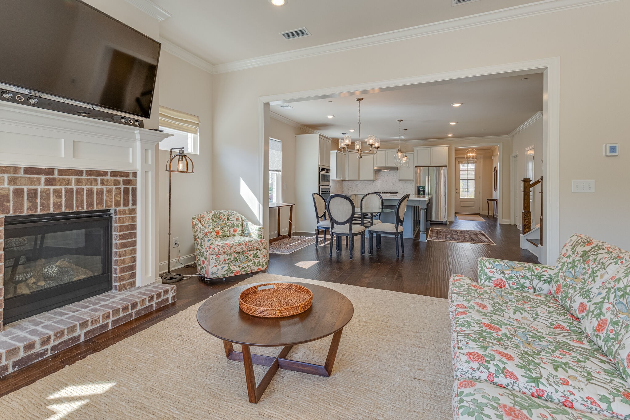 3000 Bushnell Farm Dr