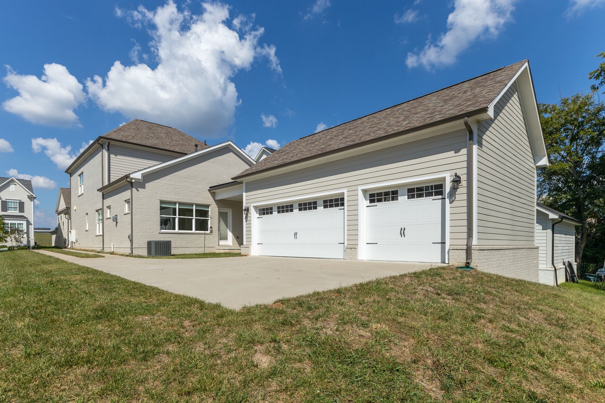 3000 Bushnell Farm Dr