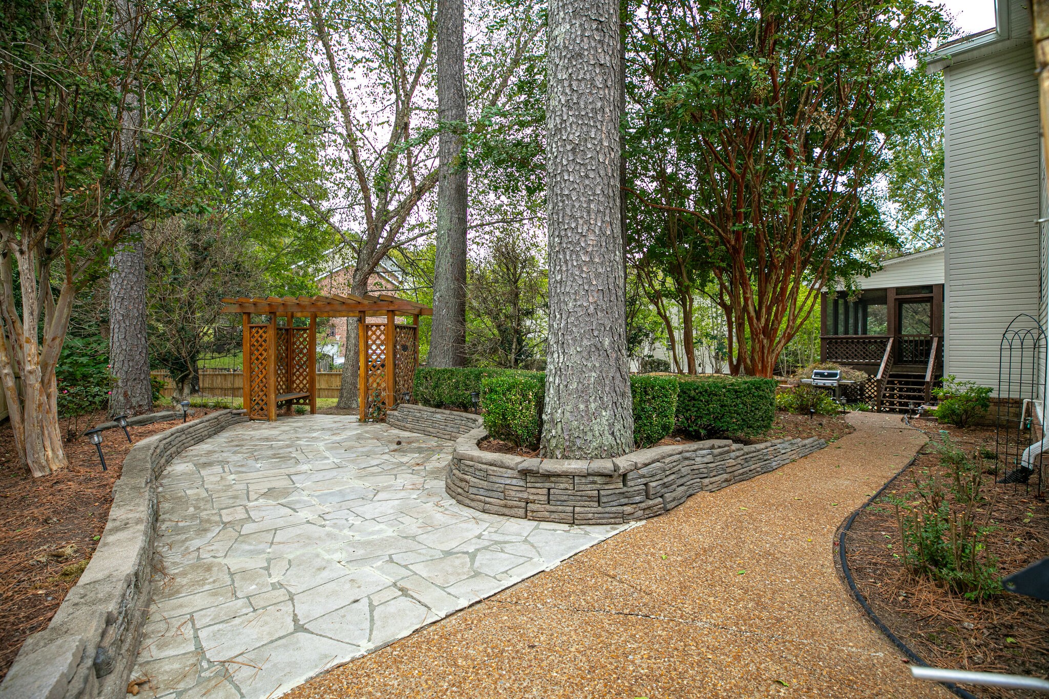 8012 Pine Forest Dr