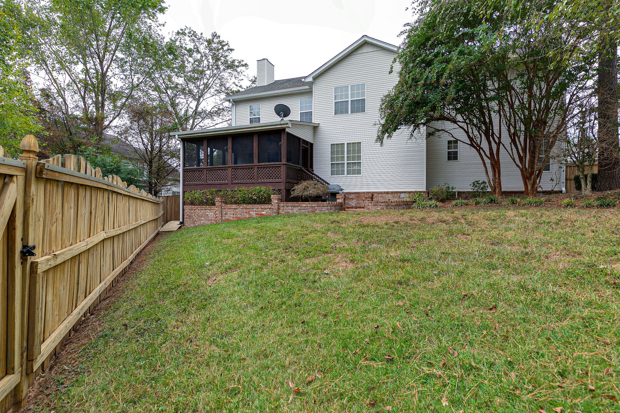 8012 Pine Forest Dr