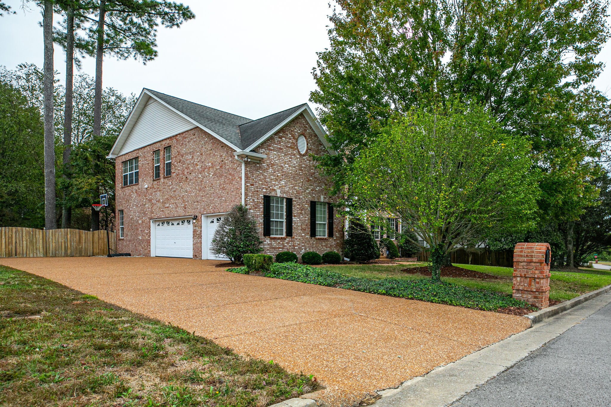 8012 Pine Forest Dr