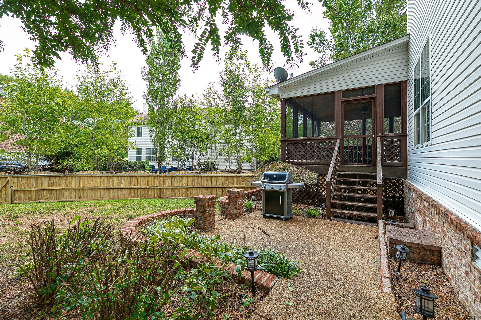8012 Pine Forest Dr