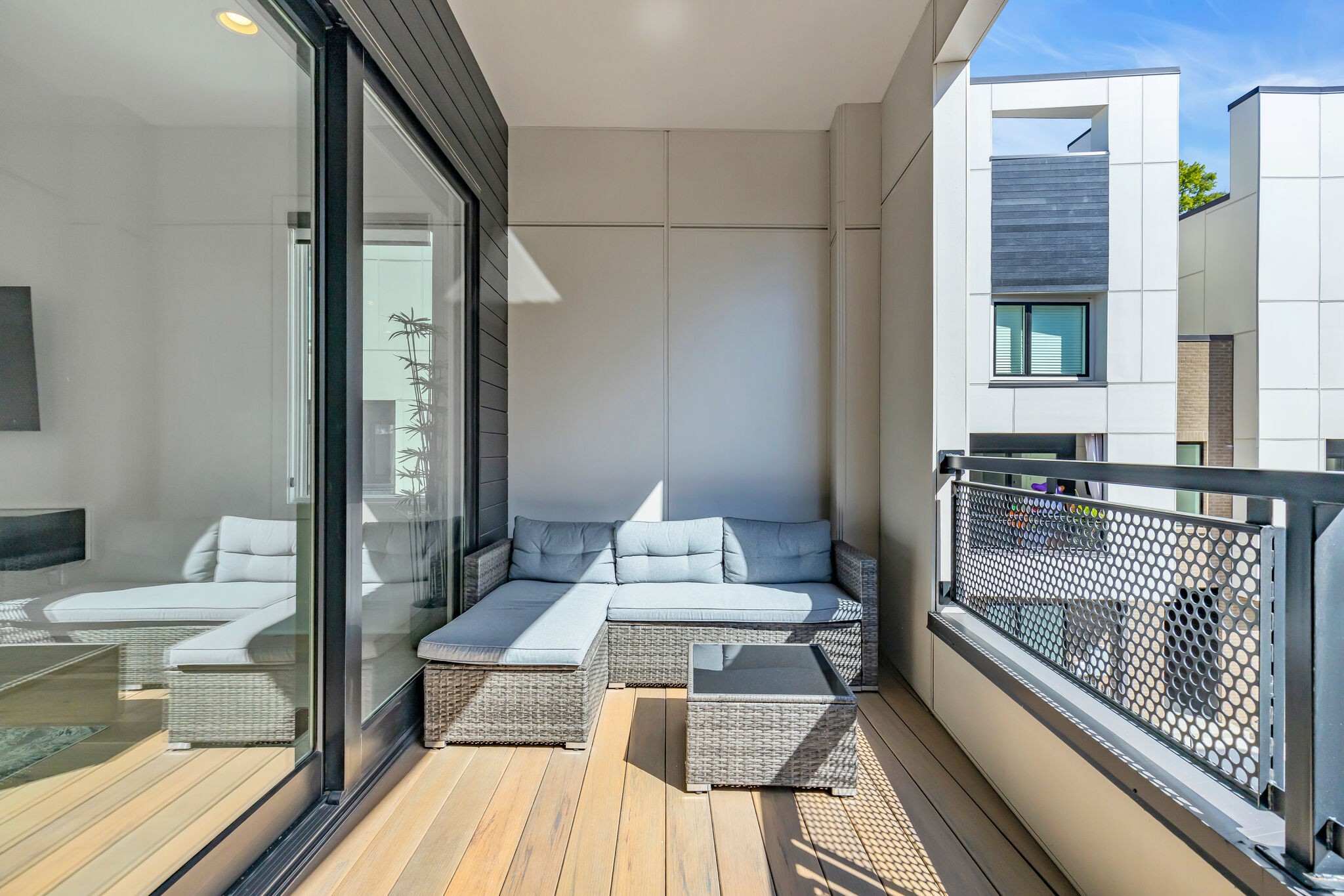 1242 2nd Ave, S Unit: 3