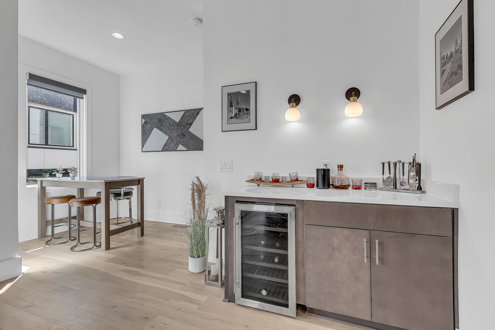 1242 2nd Ave, S Unit: 3