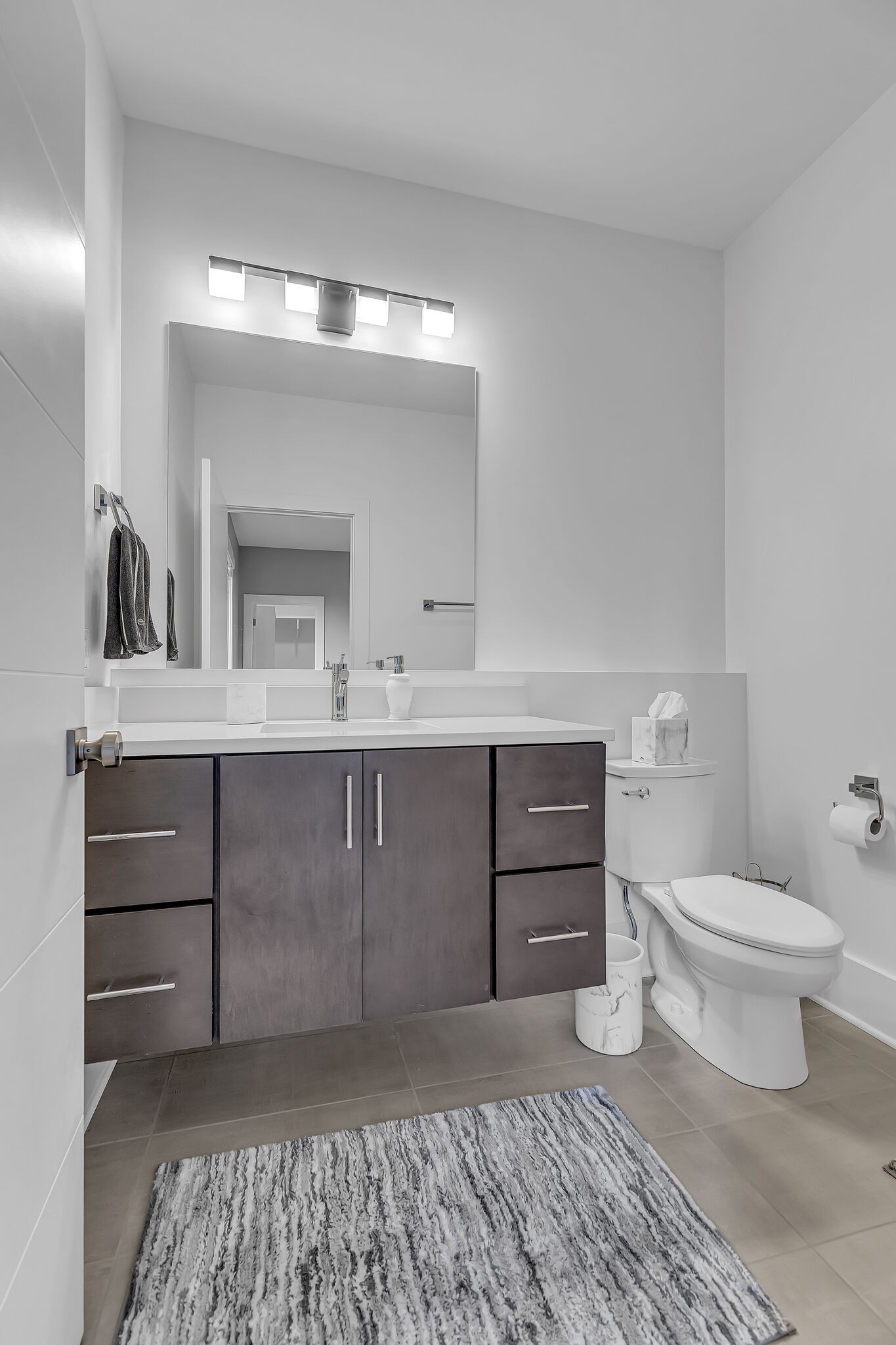1242 2nd Ave, S Unit: 3
