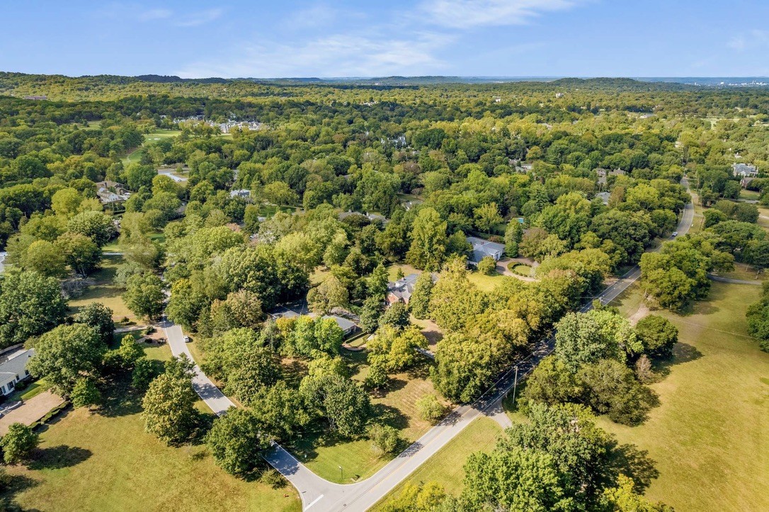 1225 Chickering Rd