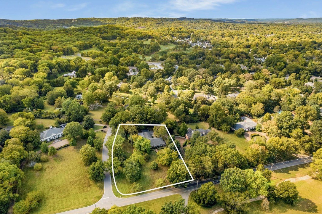 1225 Chickering Rd