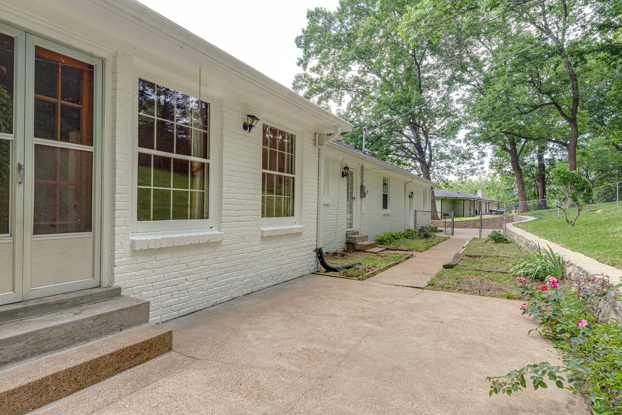 6006 Hickory Valley Rd