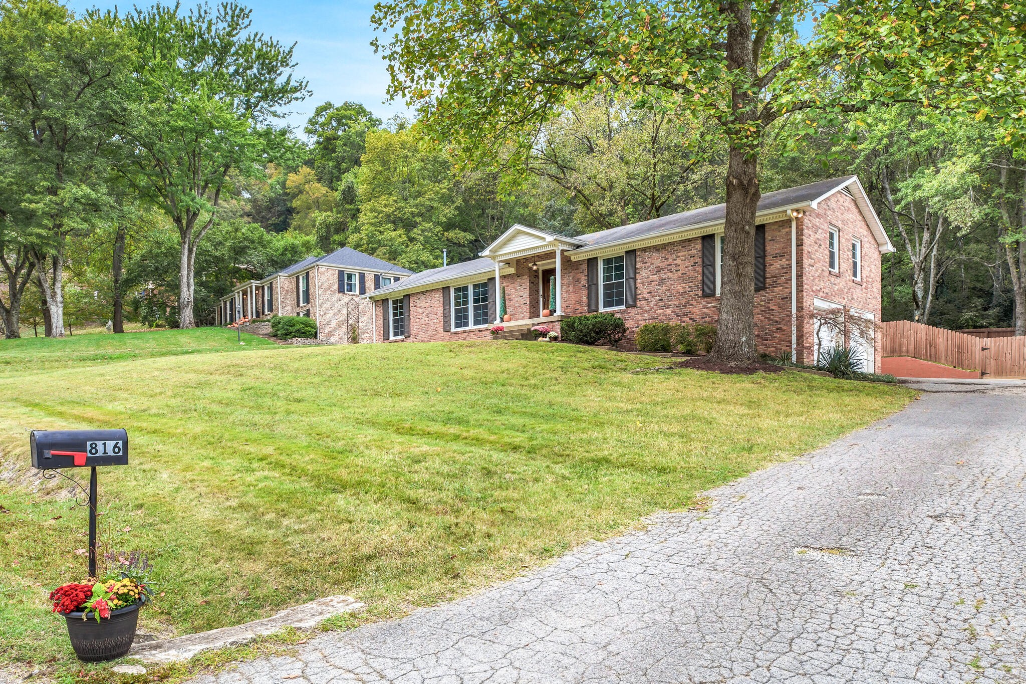 816 Highland Park Ct