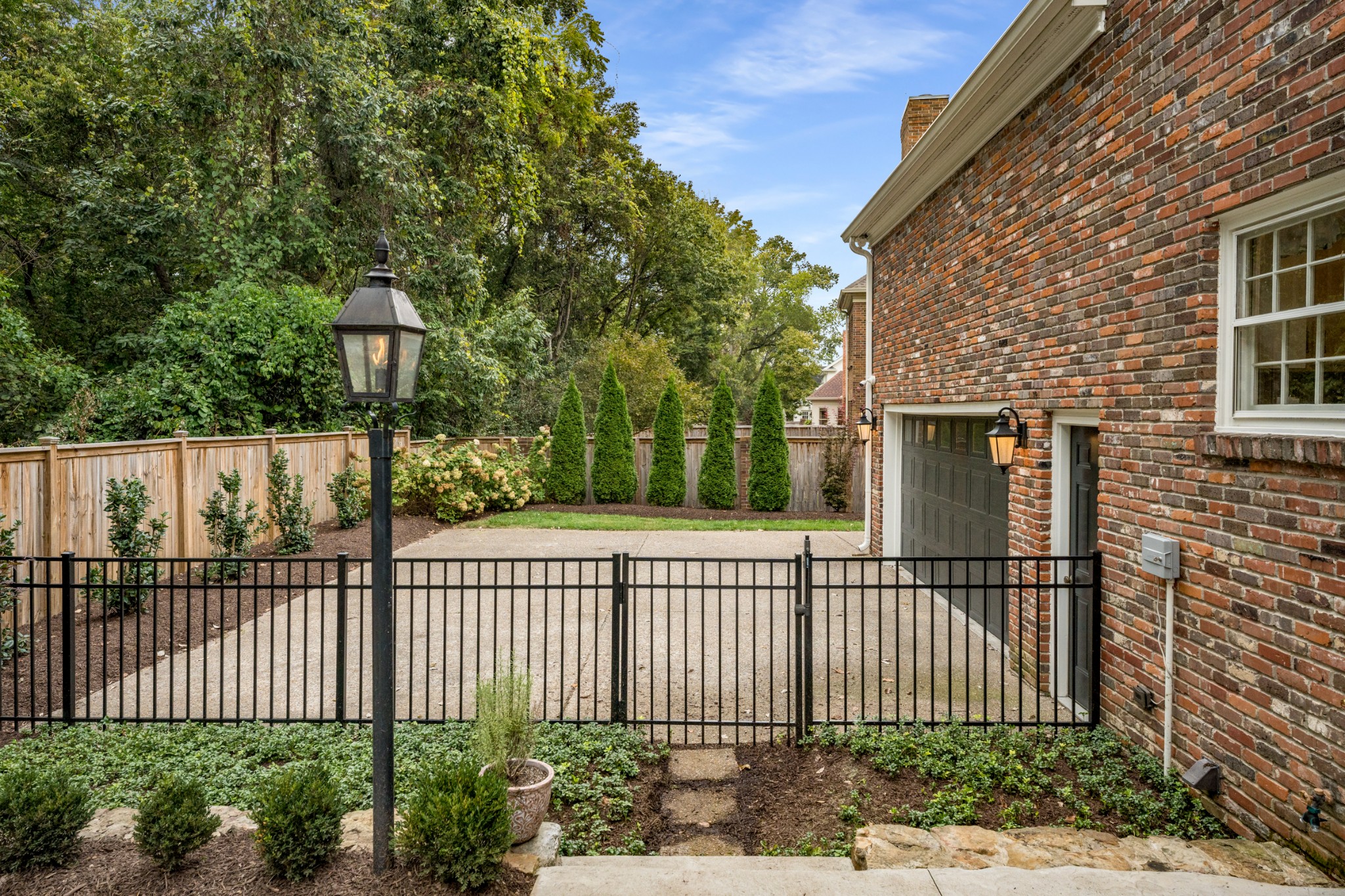 107 Wentworth Ave